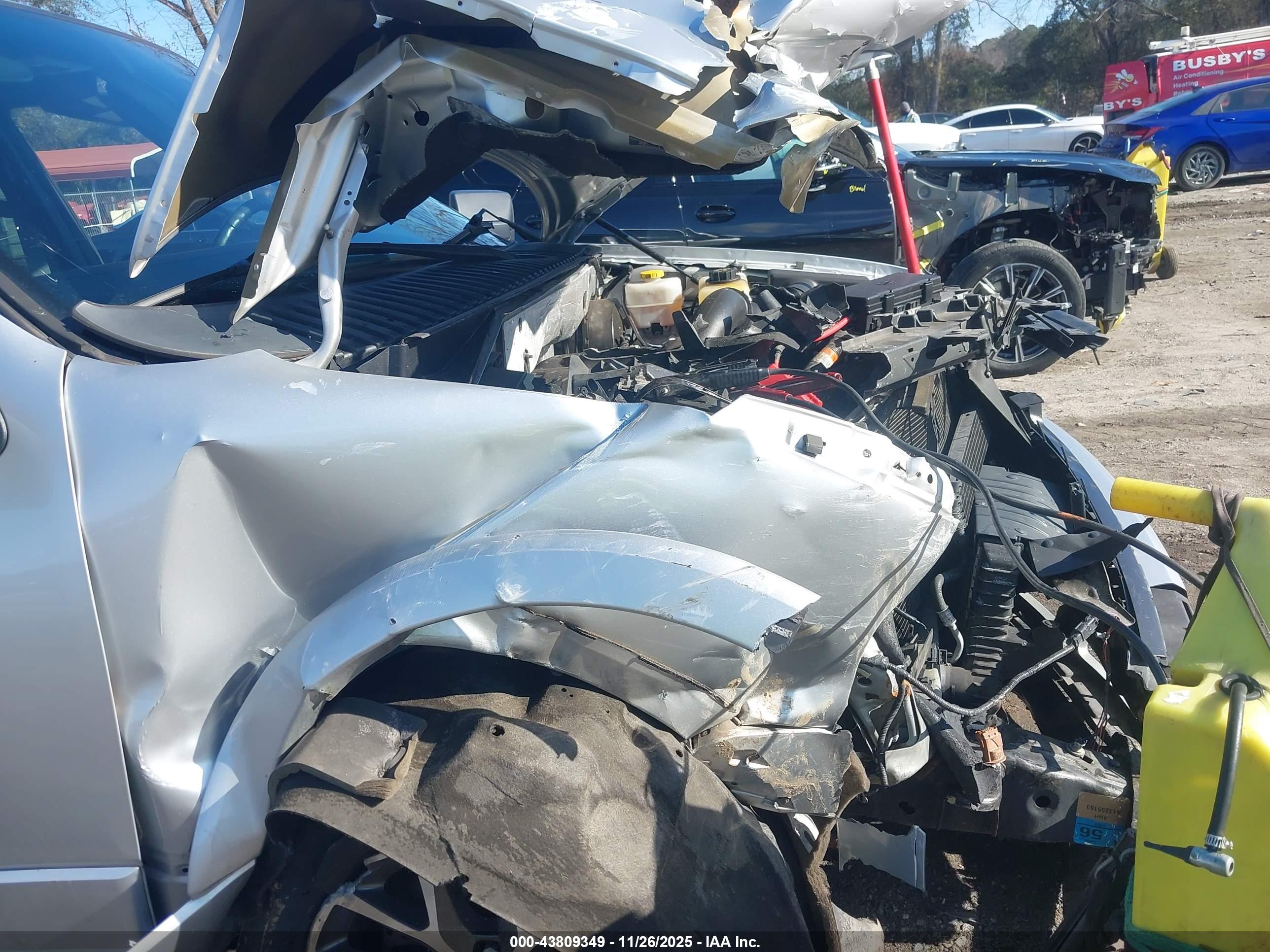 FORD EXPEDITION image 6