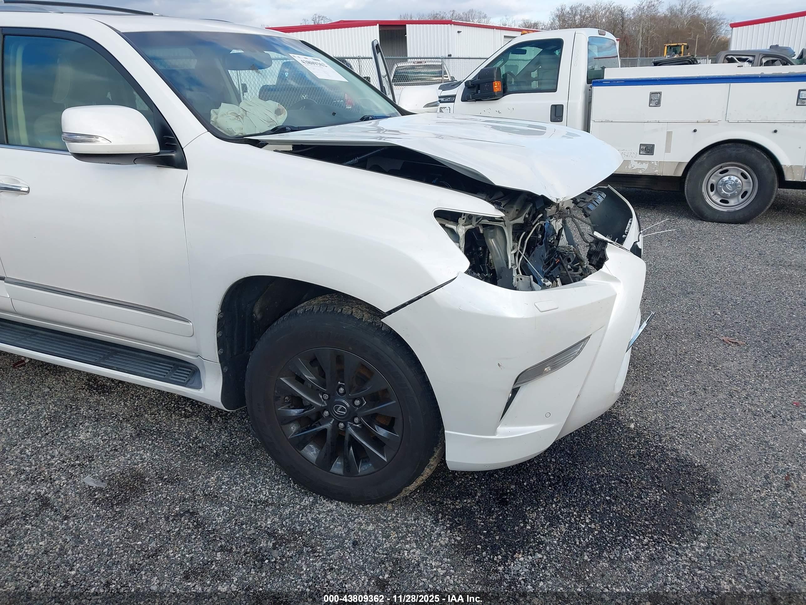 LEXUS GX image 6