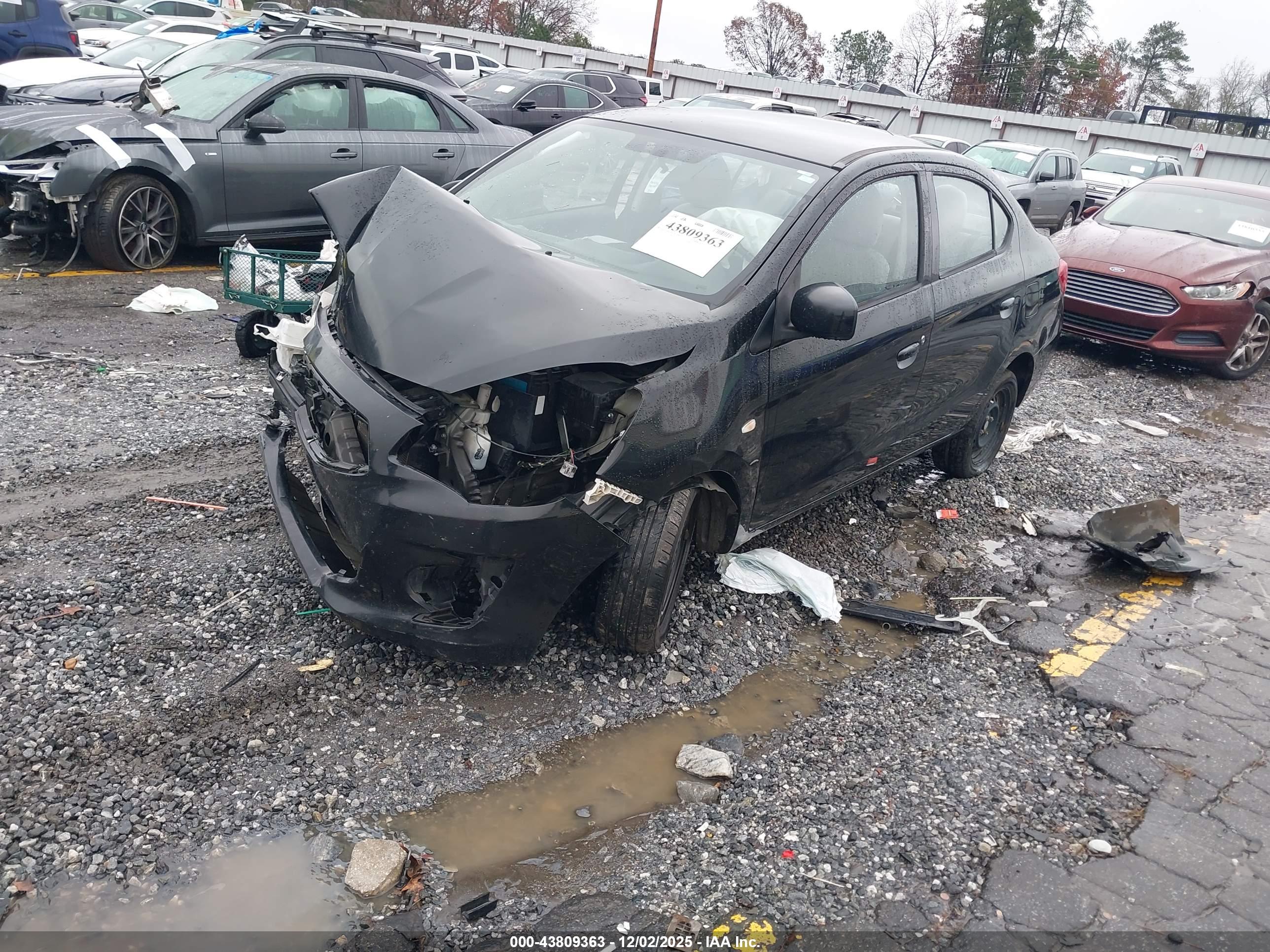 MITSUBISHI MIRAGE image 2