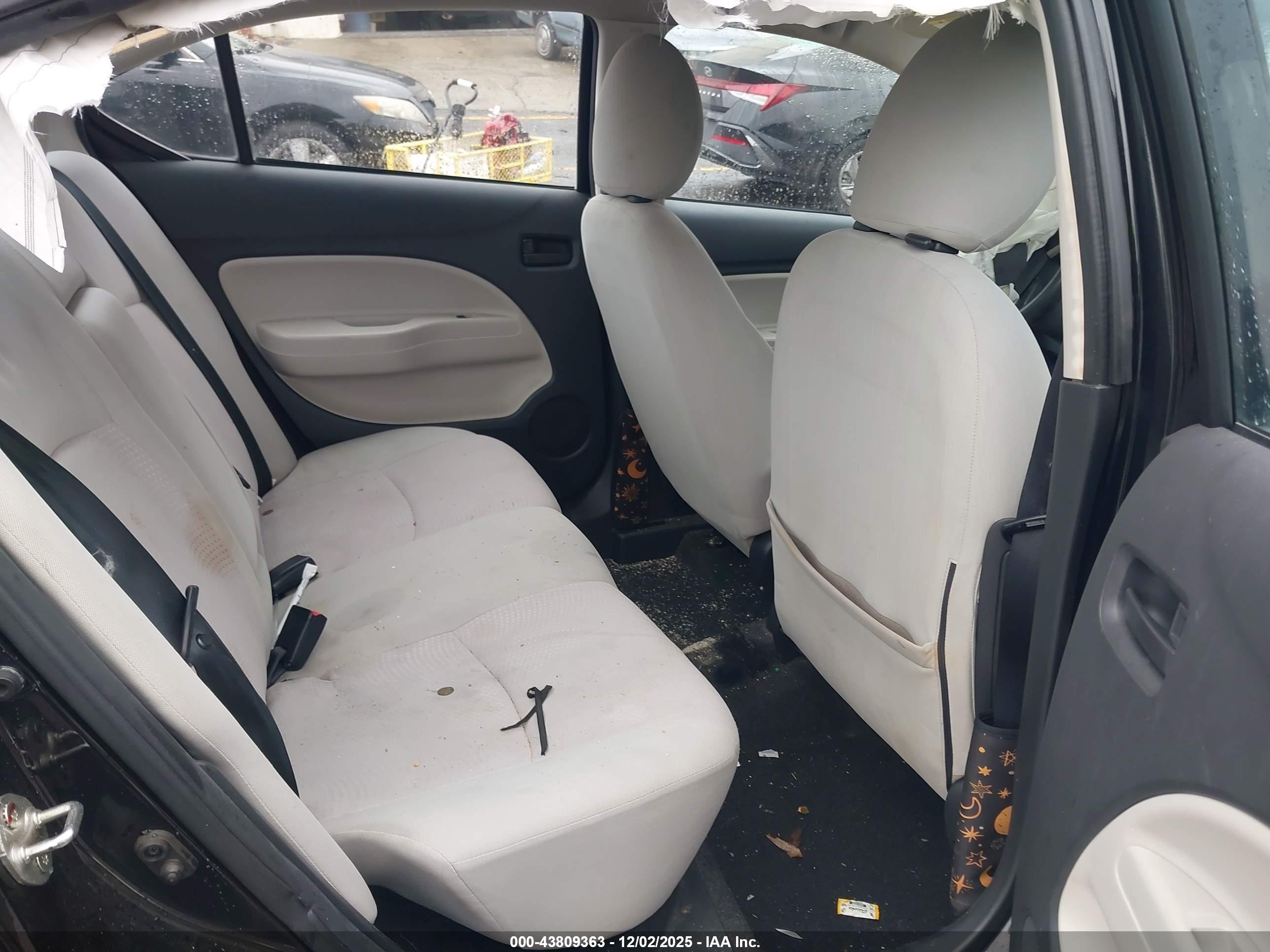MITSUBISHI MIRAGE image 8