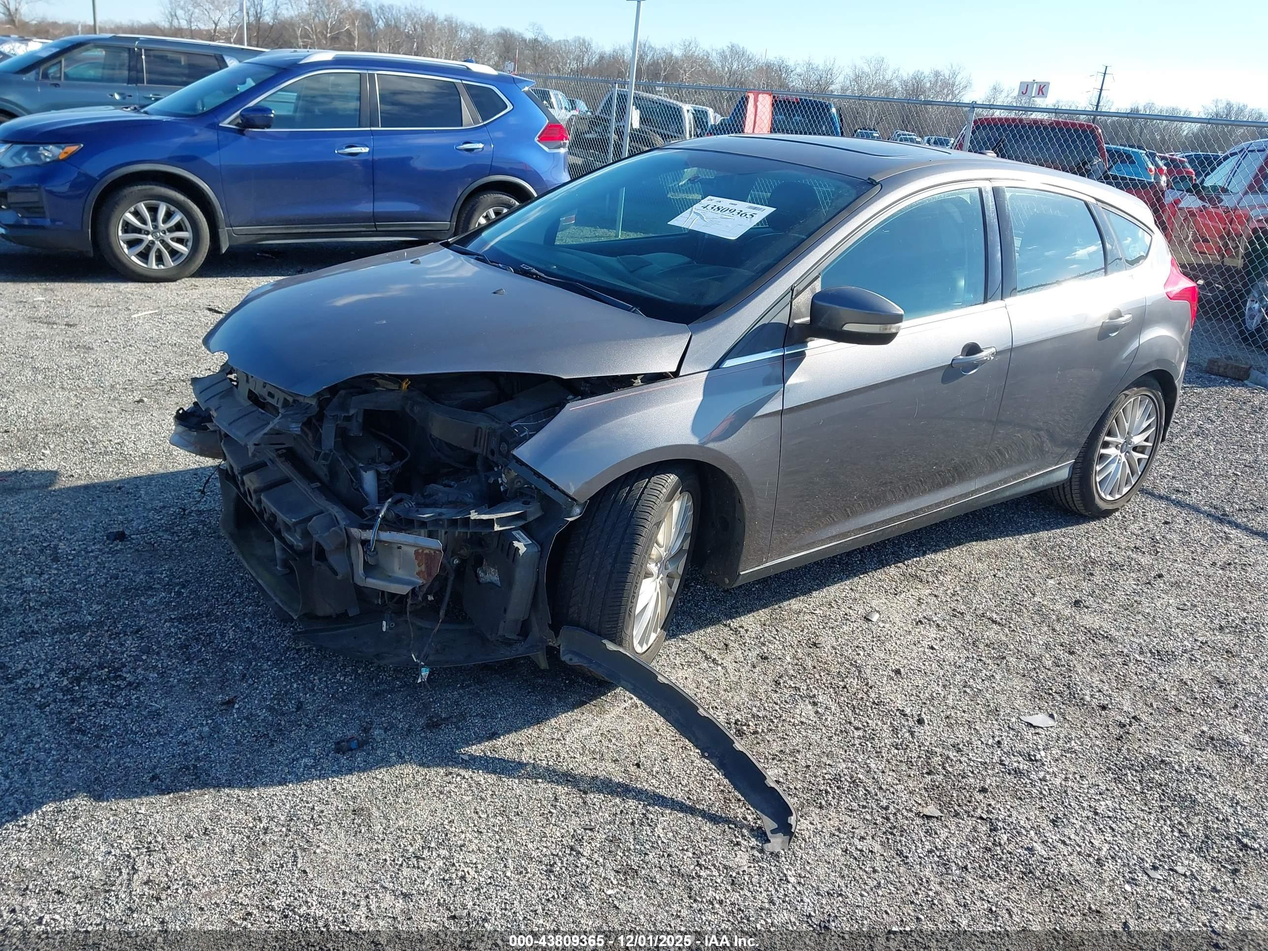 FORD FOCUS image 2