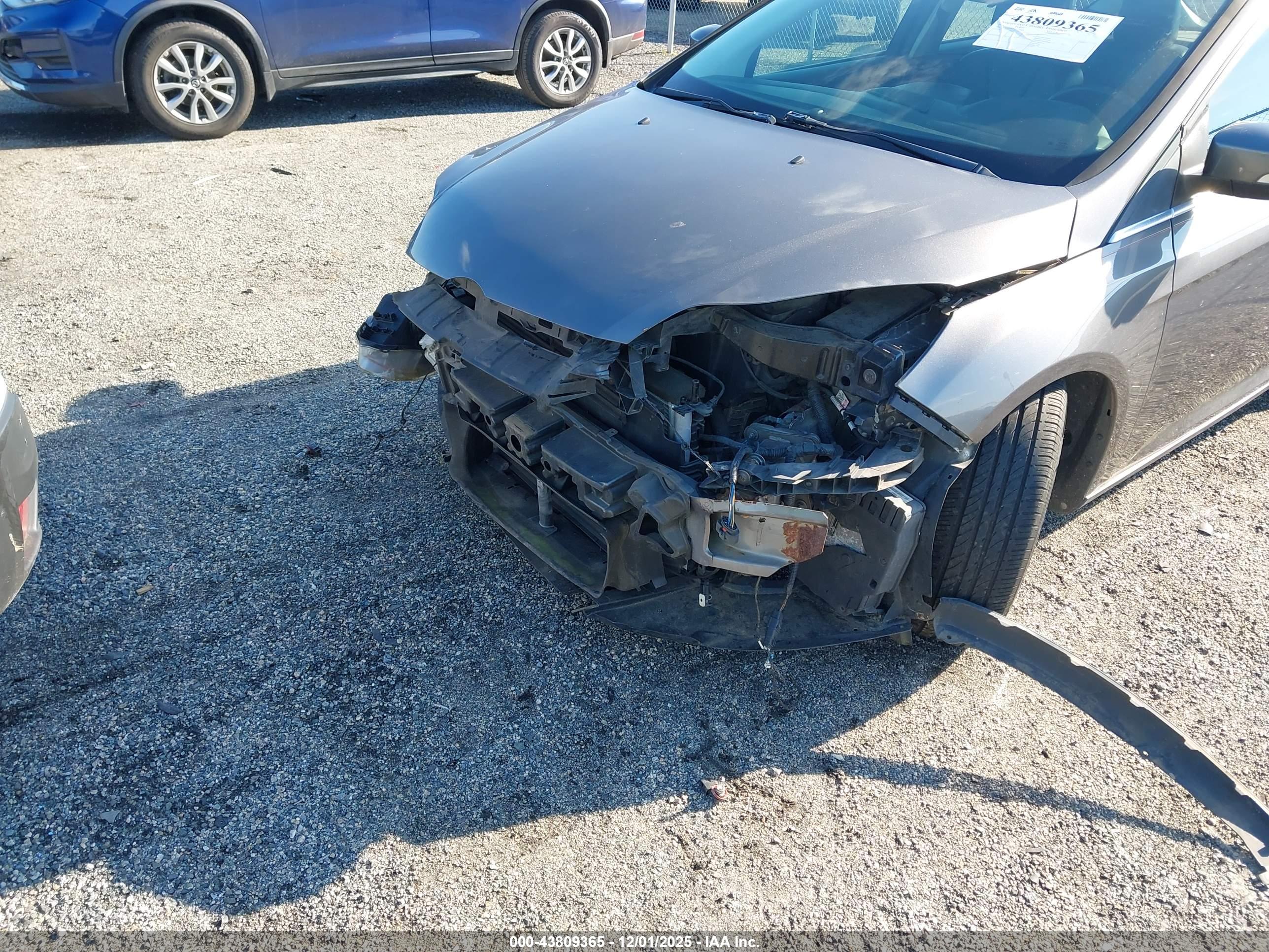 FORD FOCUS image 6
