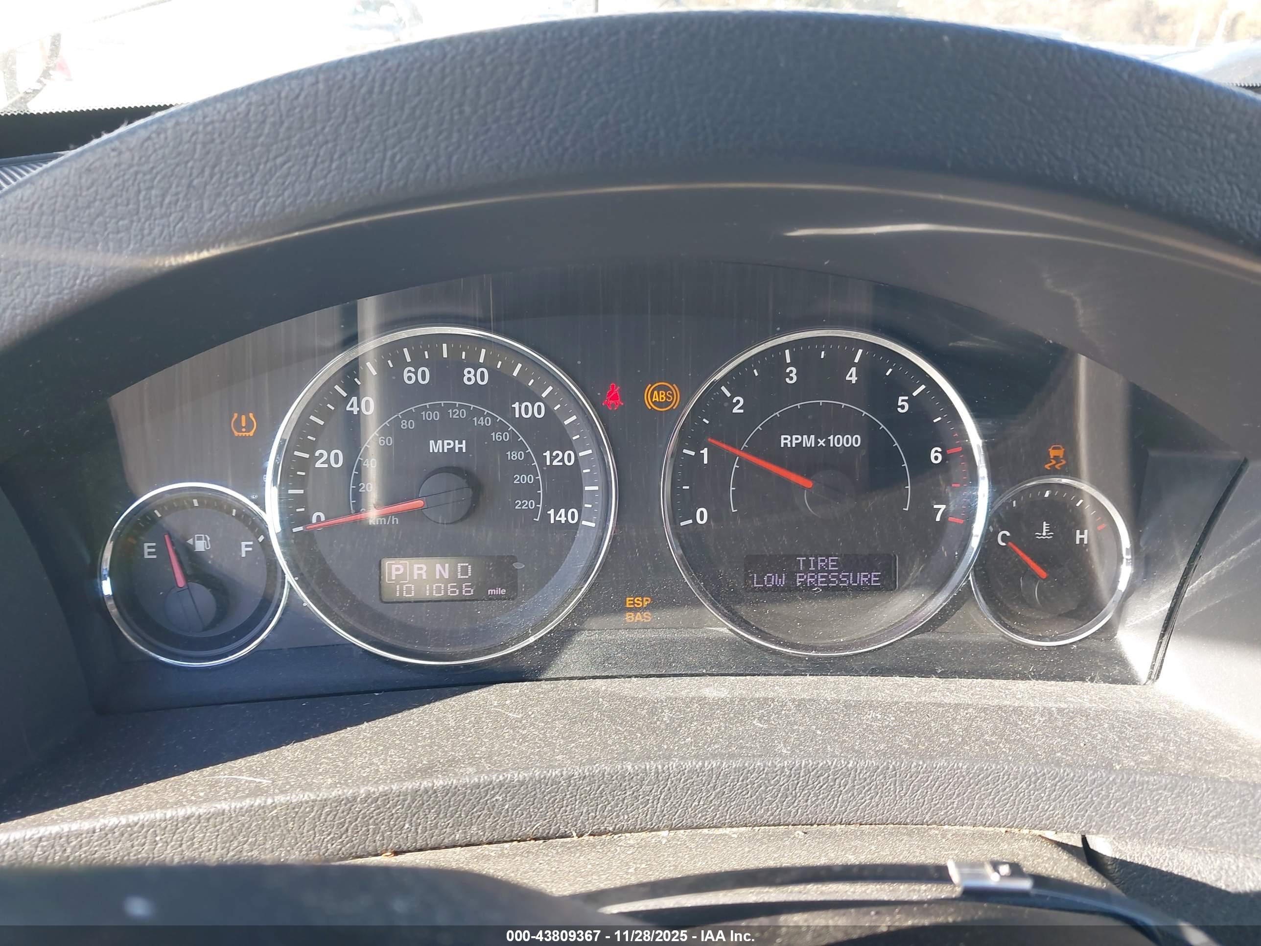 JEEP GRAND image 7