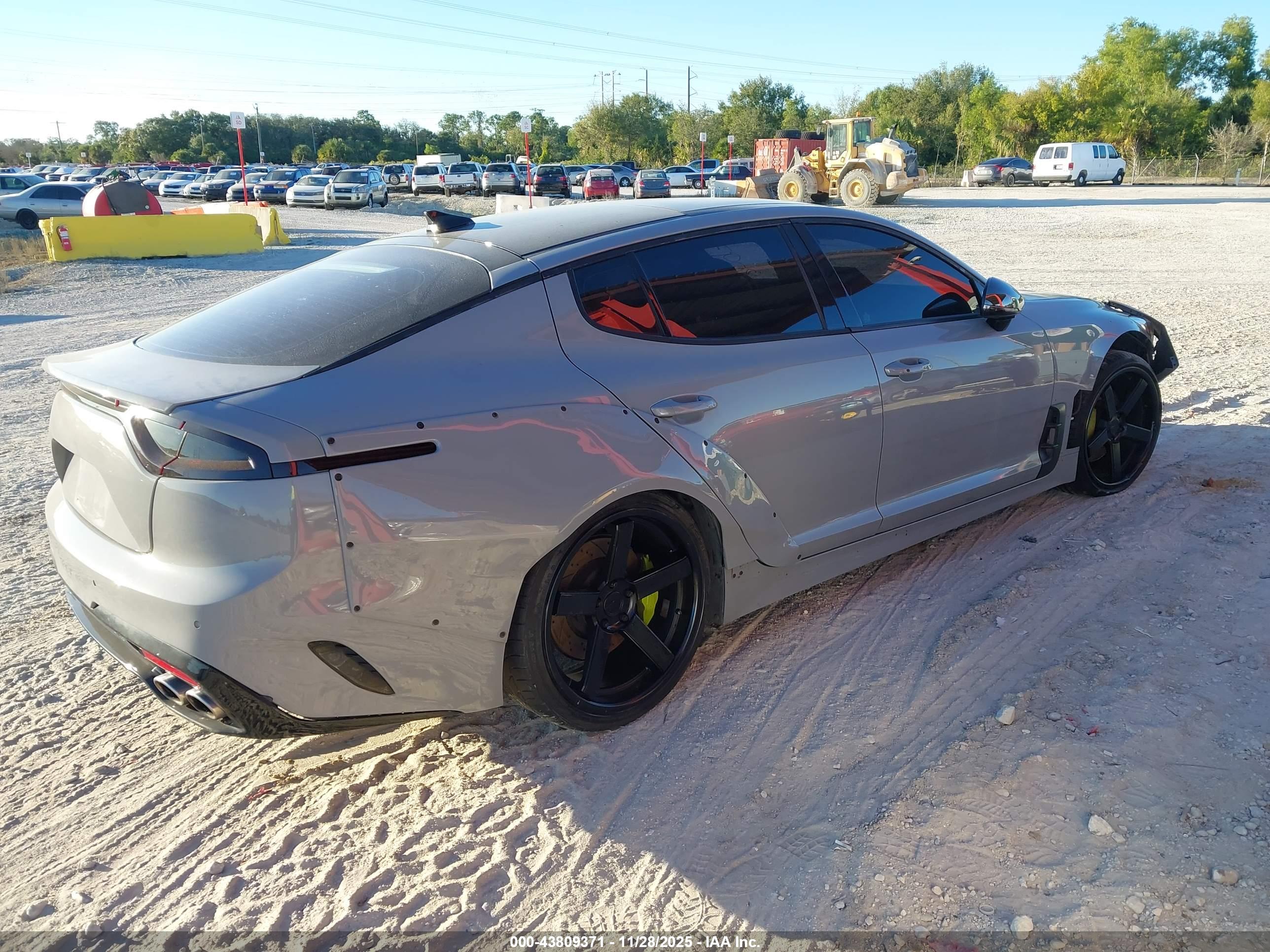 KIA STINGER image 4
