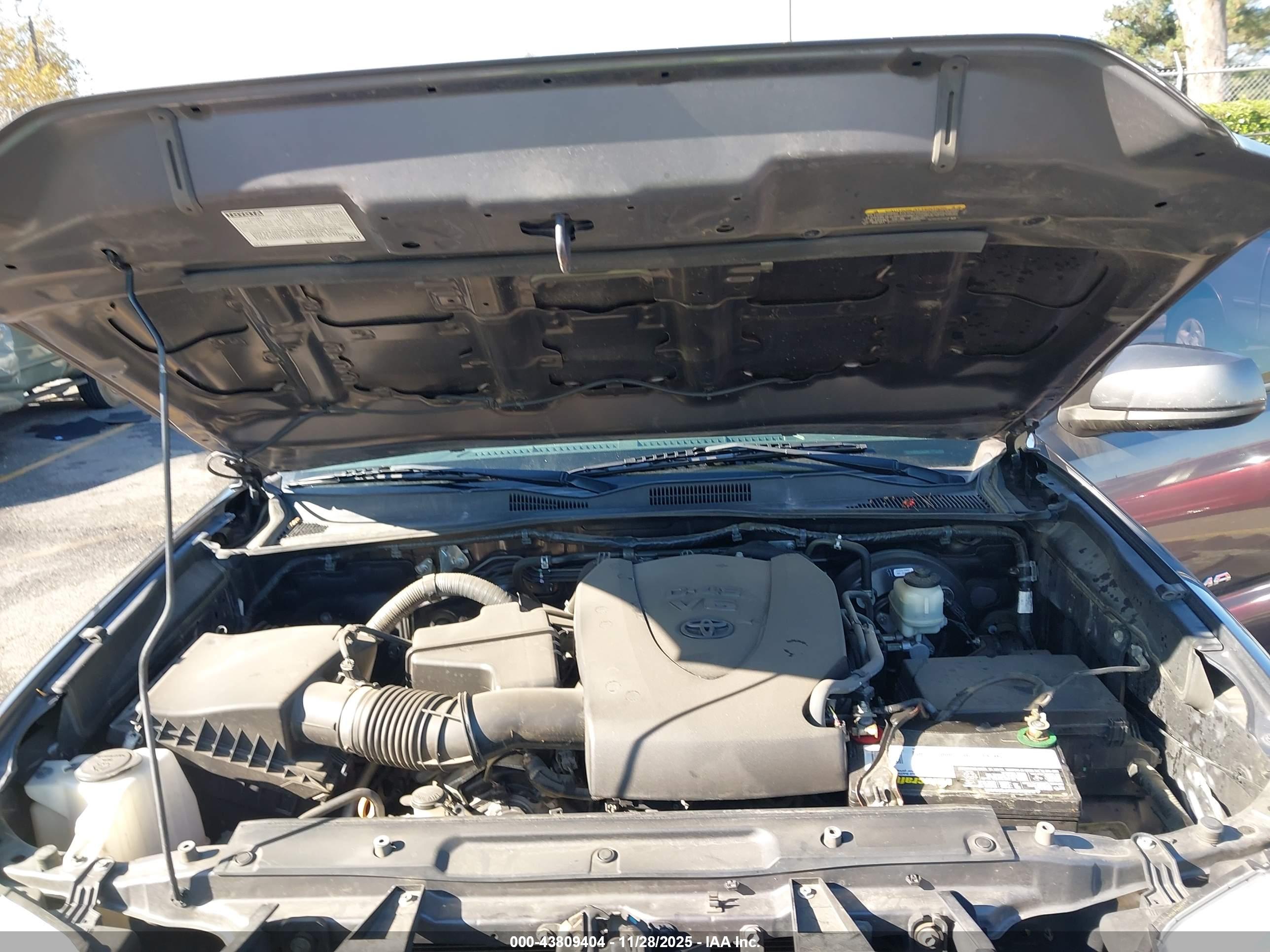 TOYOTA TACOMA image 10