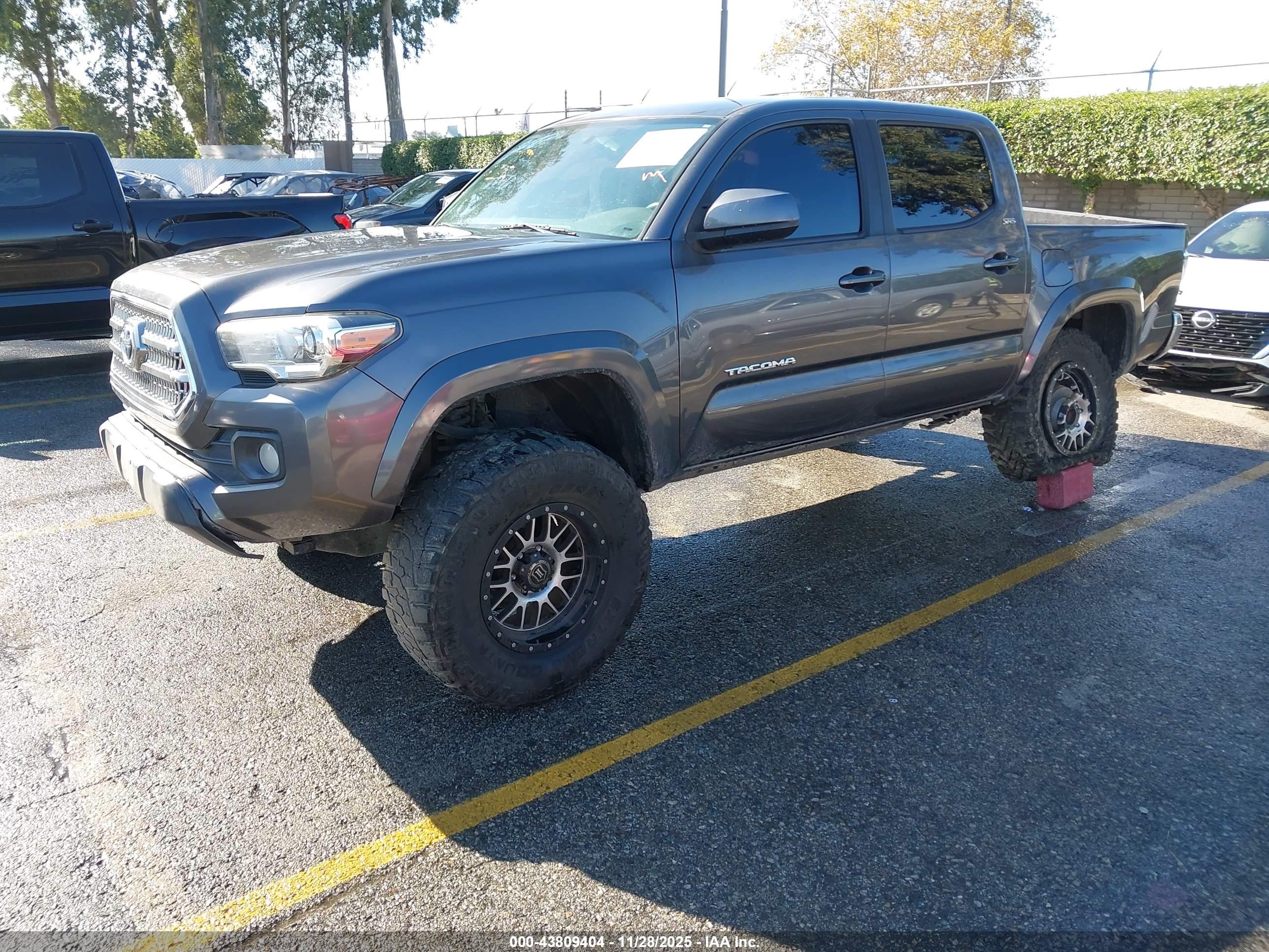TOYOTA TACOMA image 2