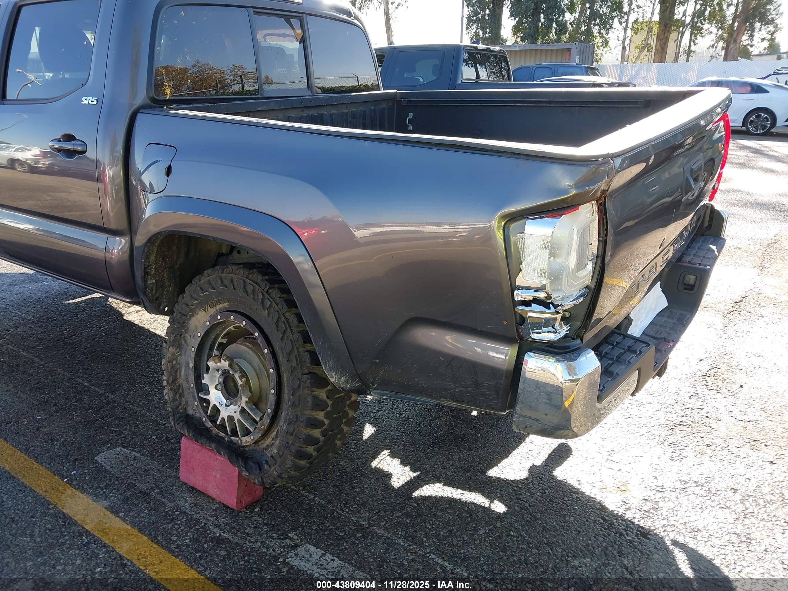 TOYOTA TACOMA image 6