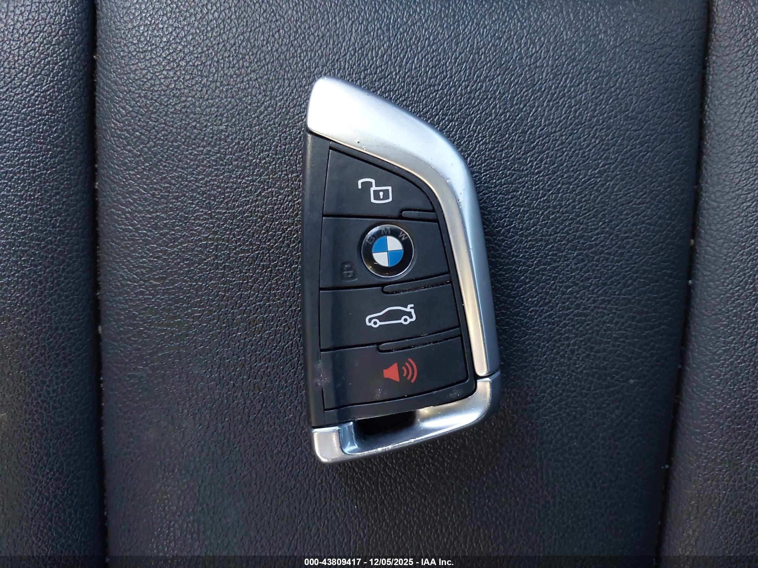 BMW 330I image 11