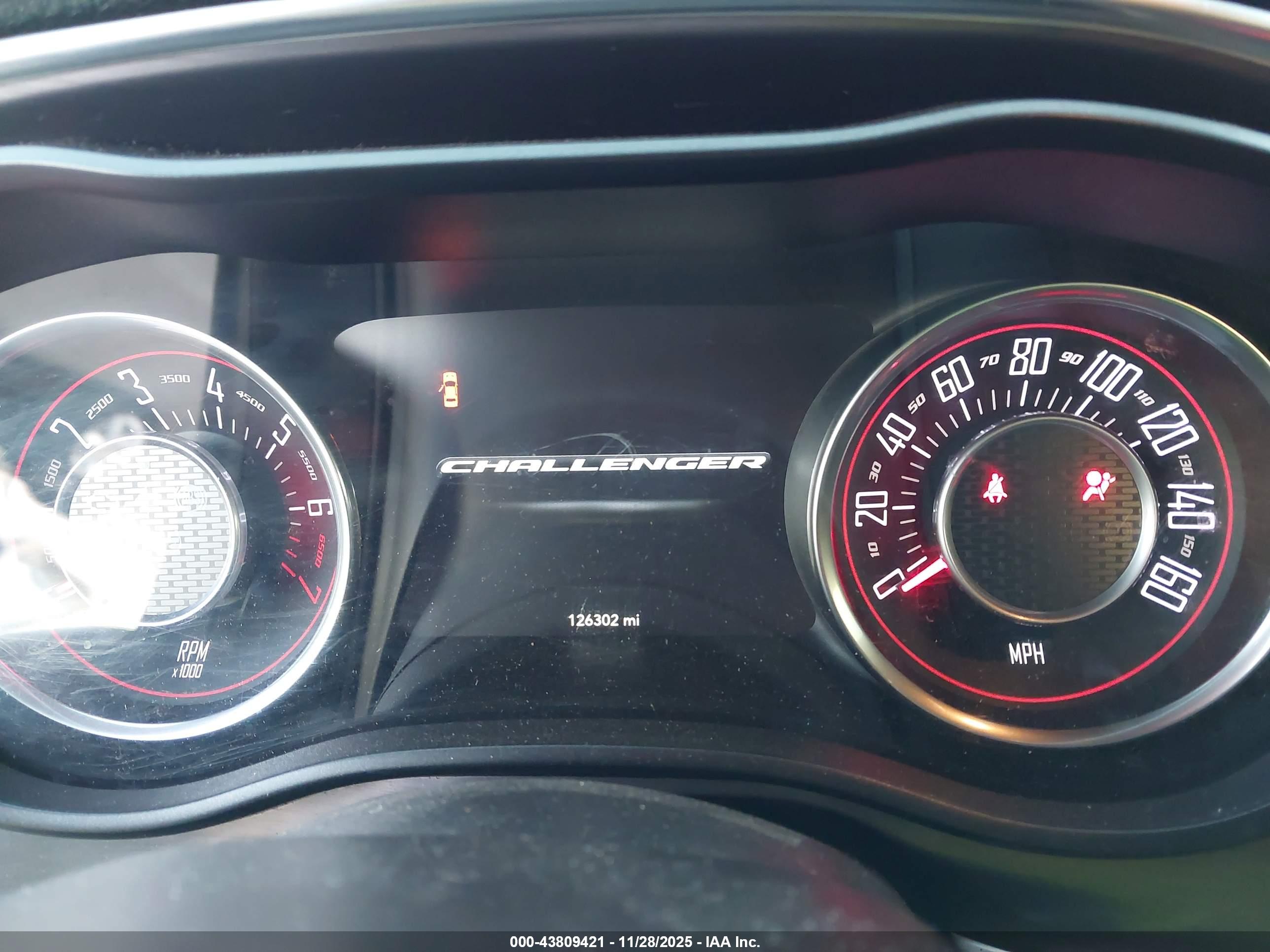 DODGE CHALLENGER image 7