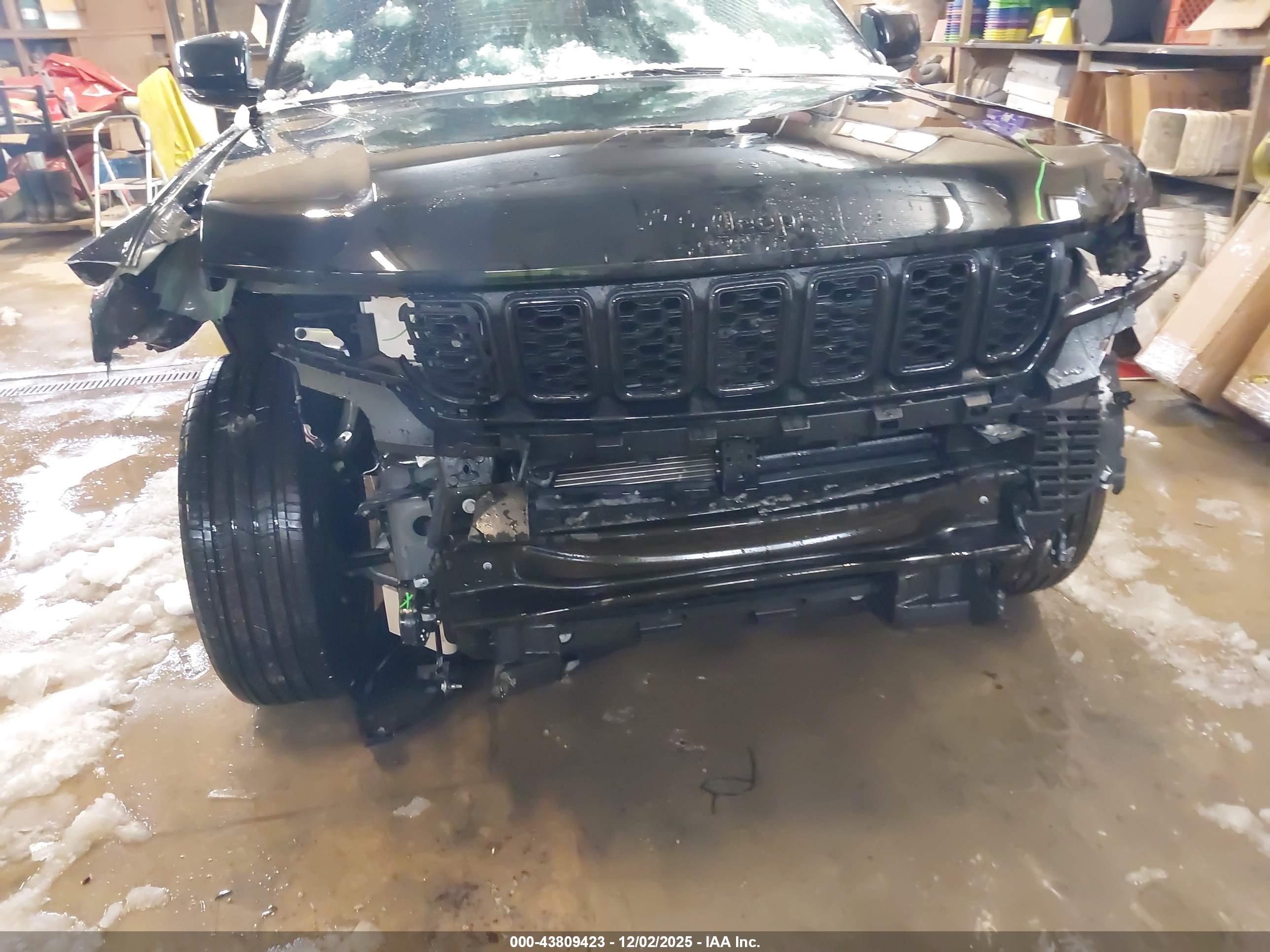 JEEP GRAND image 6