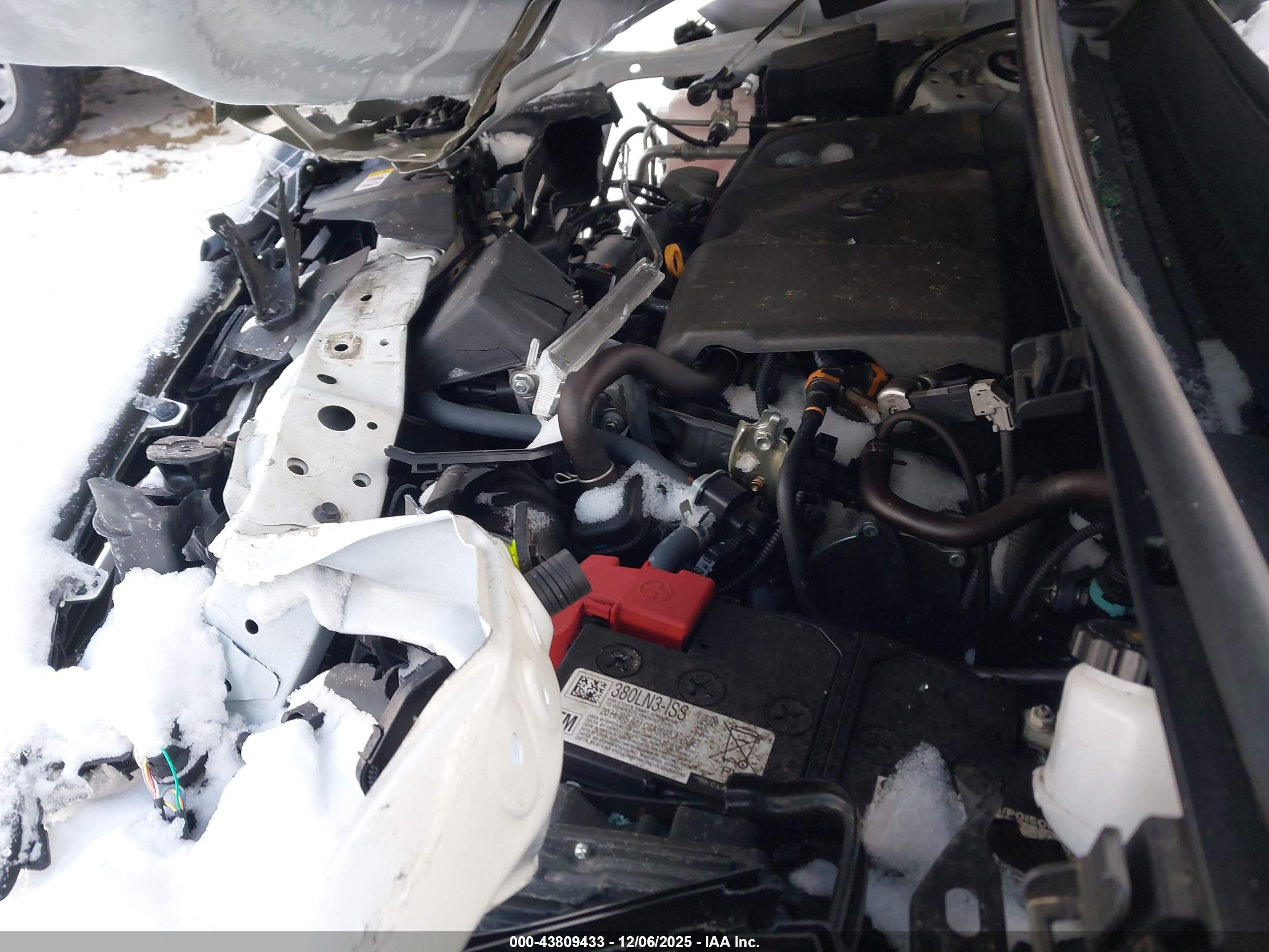 TOYOTA RAV4 image 10