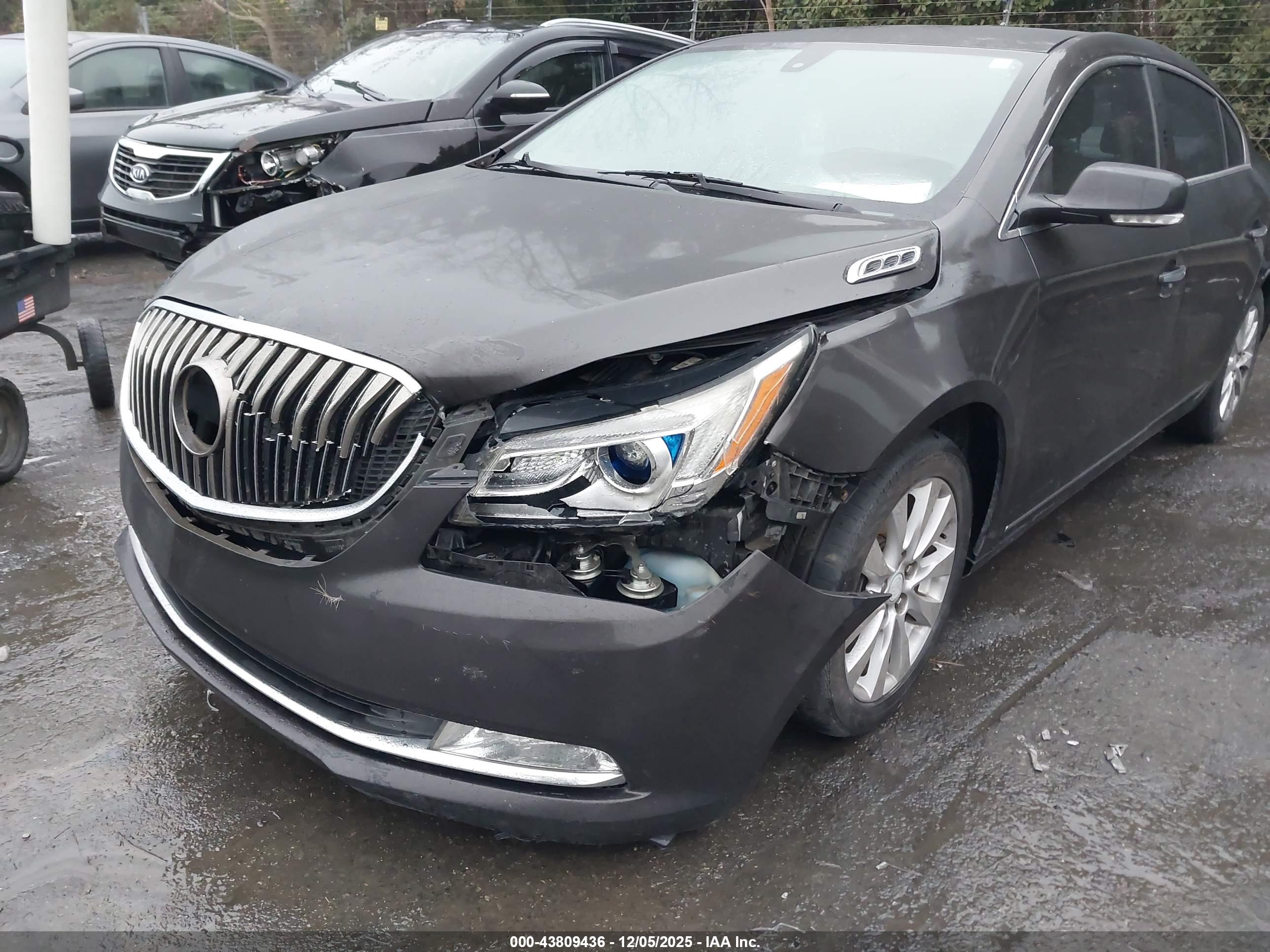 BUICK LACROSSE image 6
