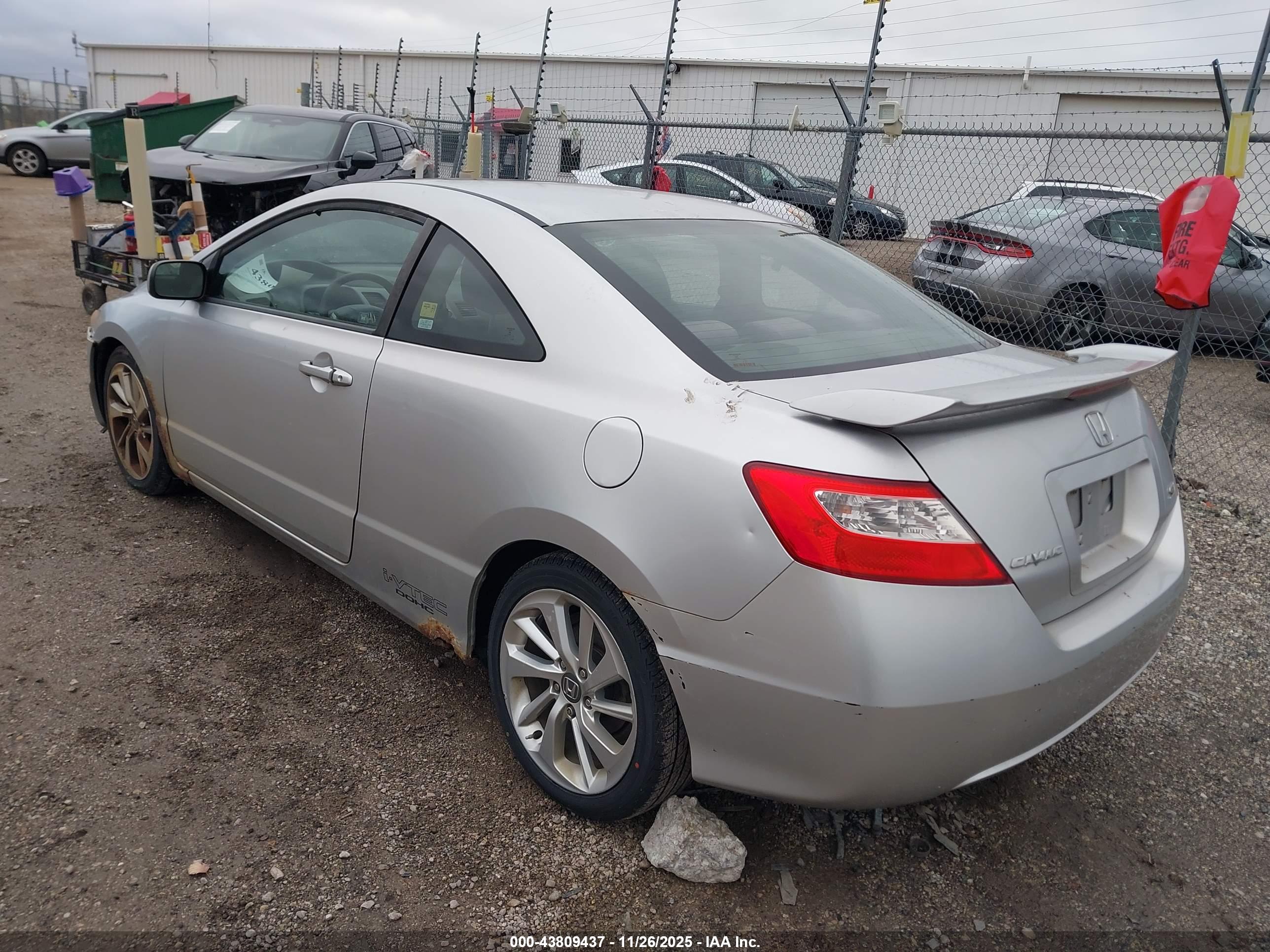 HONDA CIVIC image 3