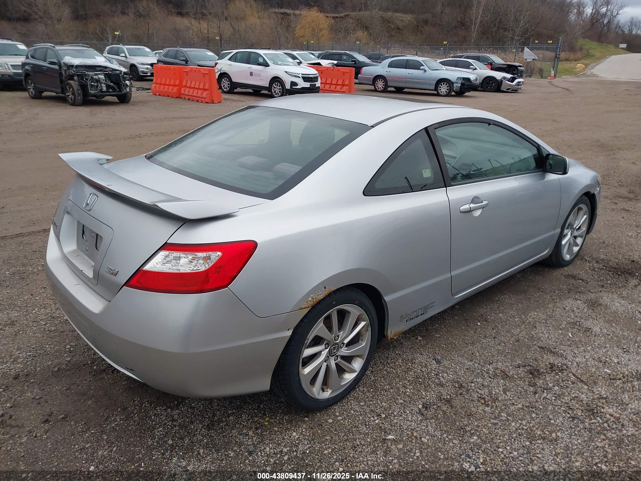 HONDA CIVIC image 4