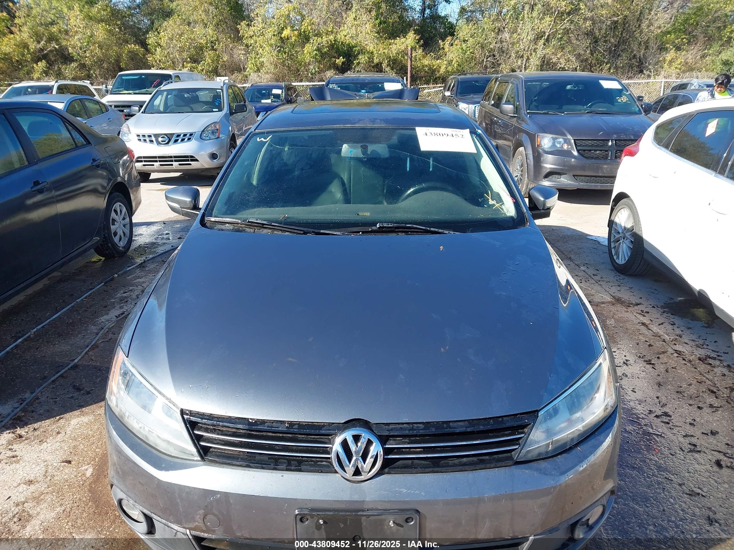 VOLKSWAGEN JETTA image 6