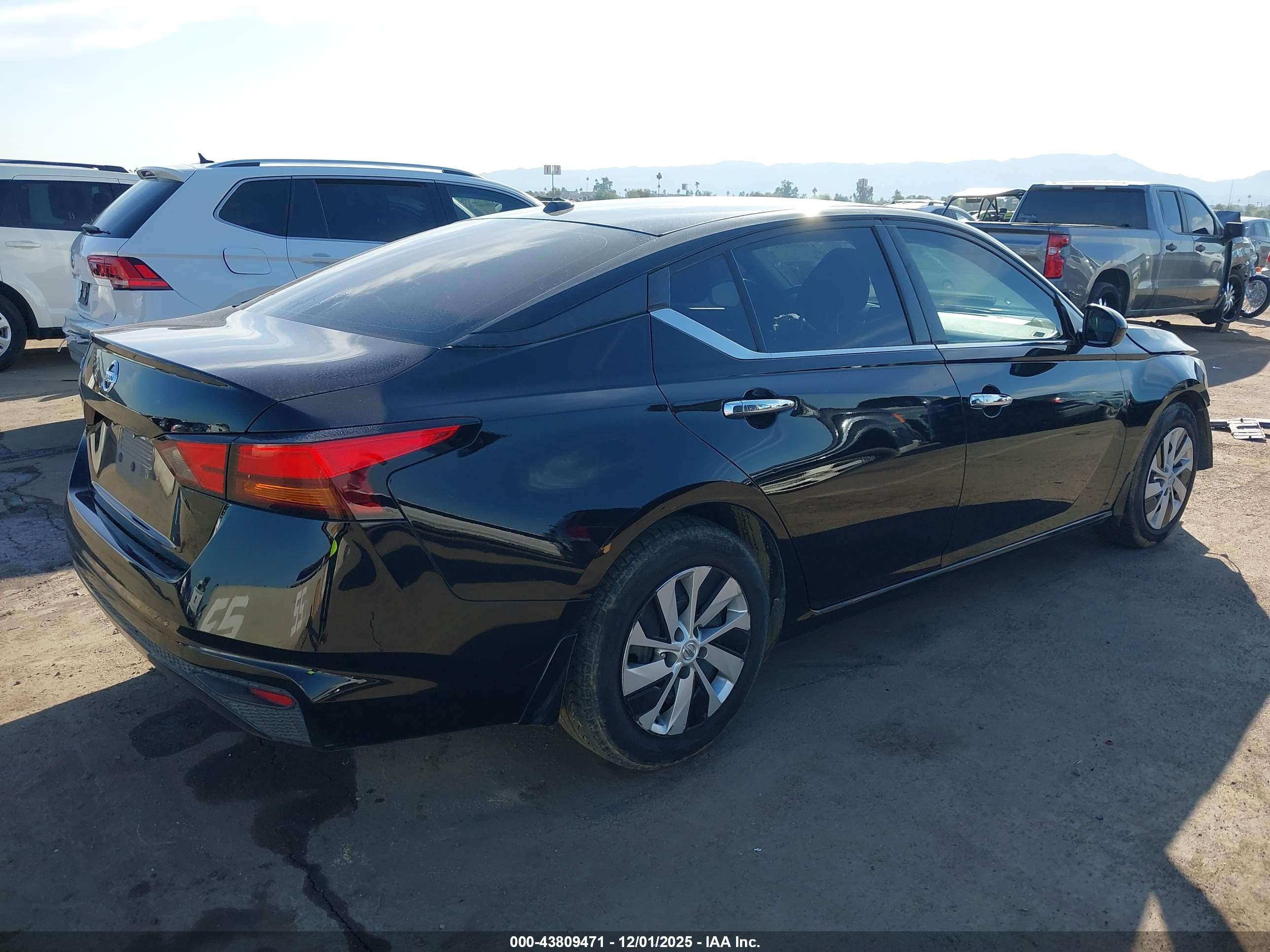 NISSAN ALTIMA image 4