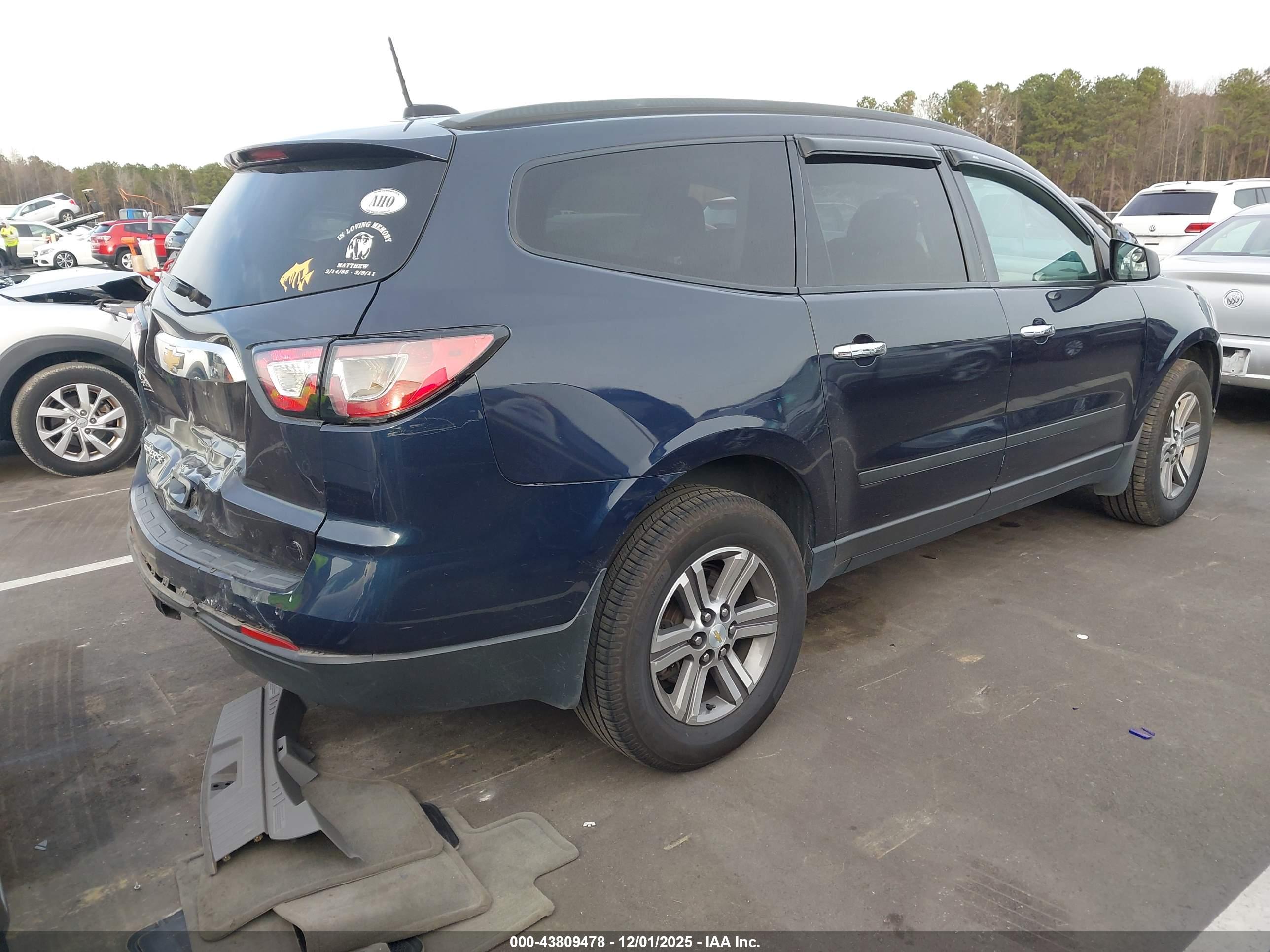 CHEVROLET TRAVERSE image 4