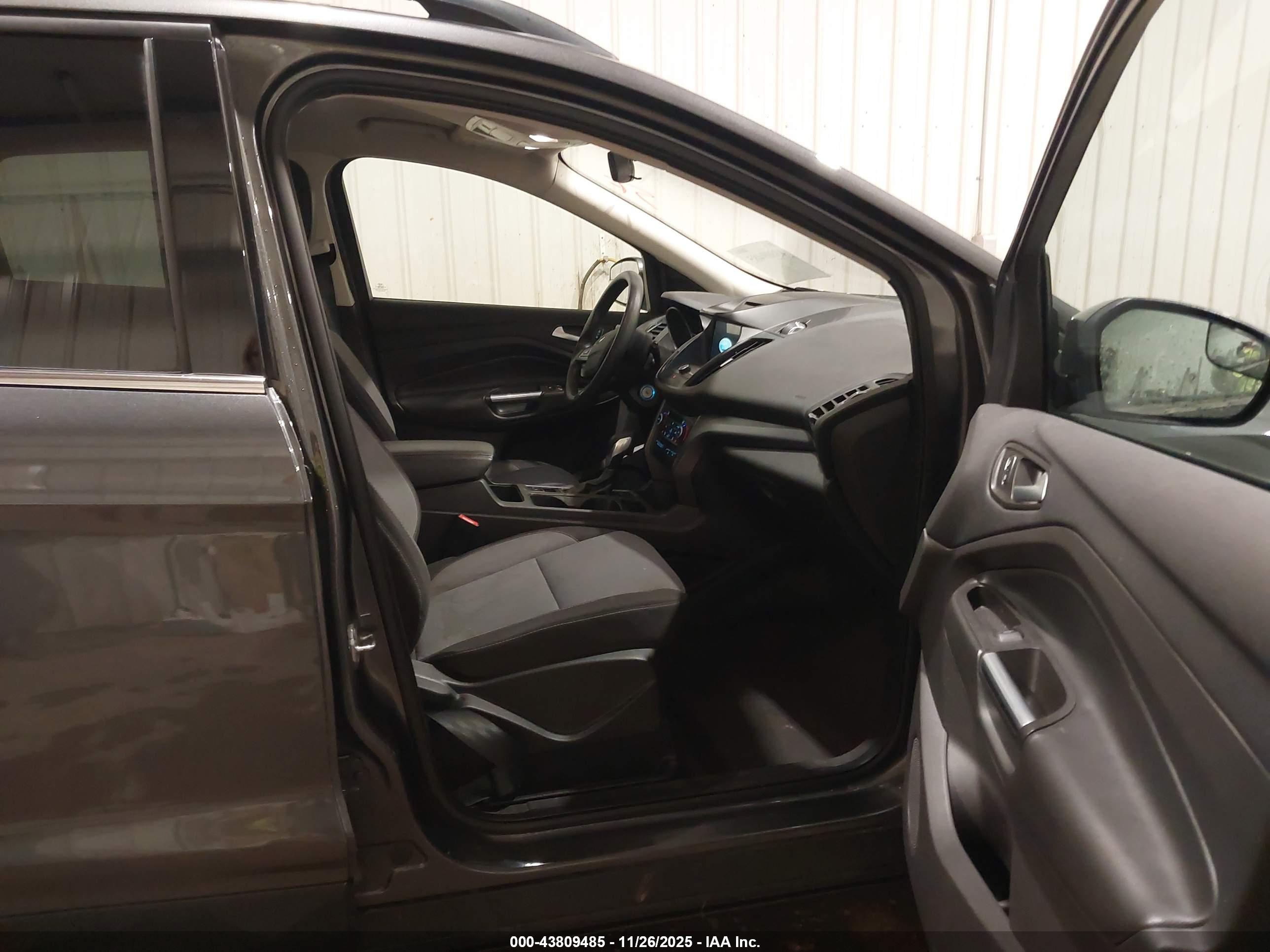 FORD ESCAPE image 5