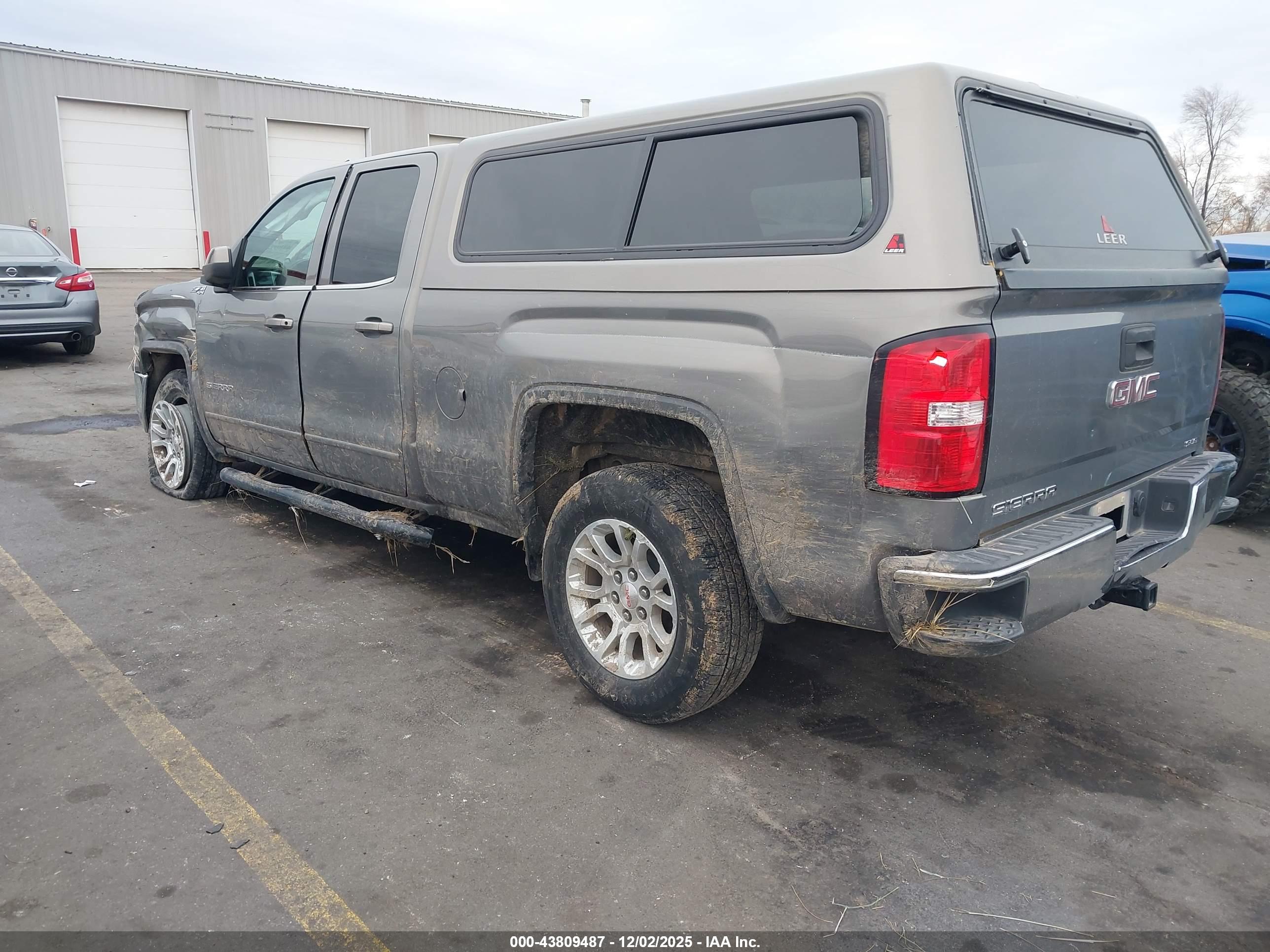 GMC SIERRA image 3