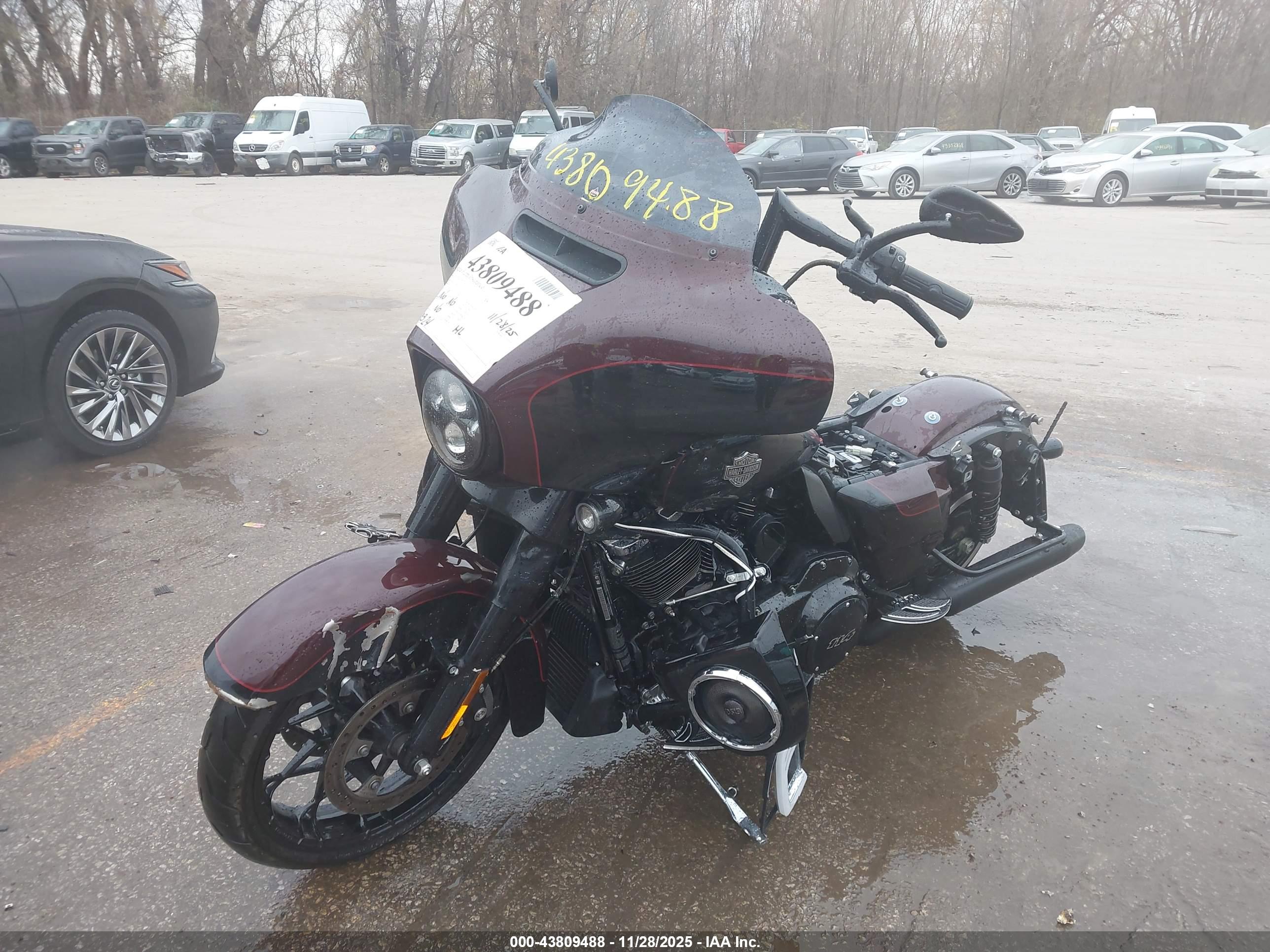 HARLEY-DAVIDSON FLHXS image 2
