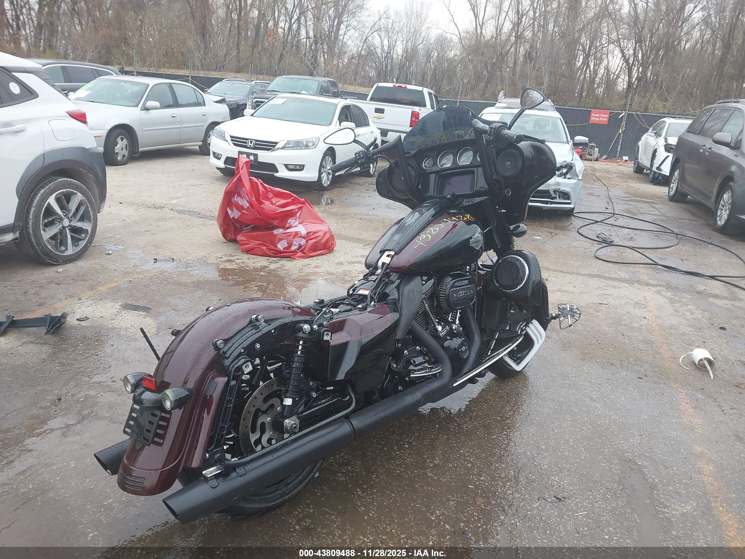 HARLEY-DAVIDSON FLHXS image 4