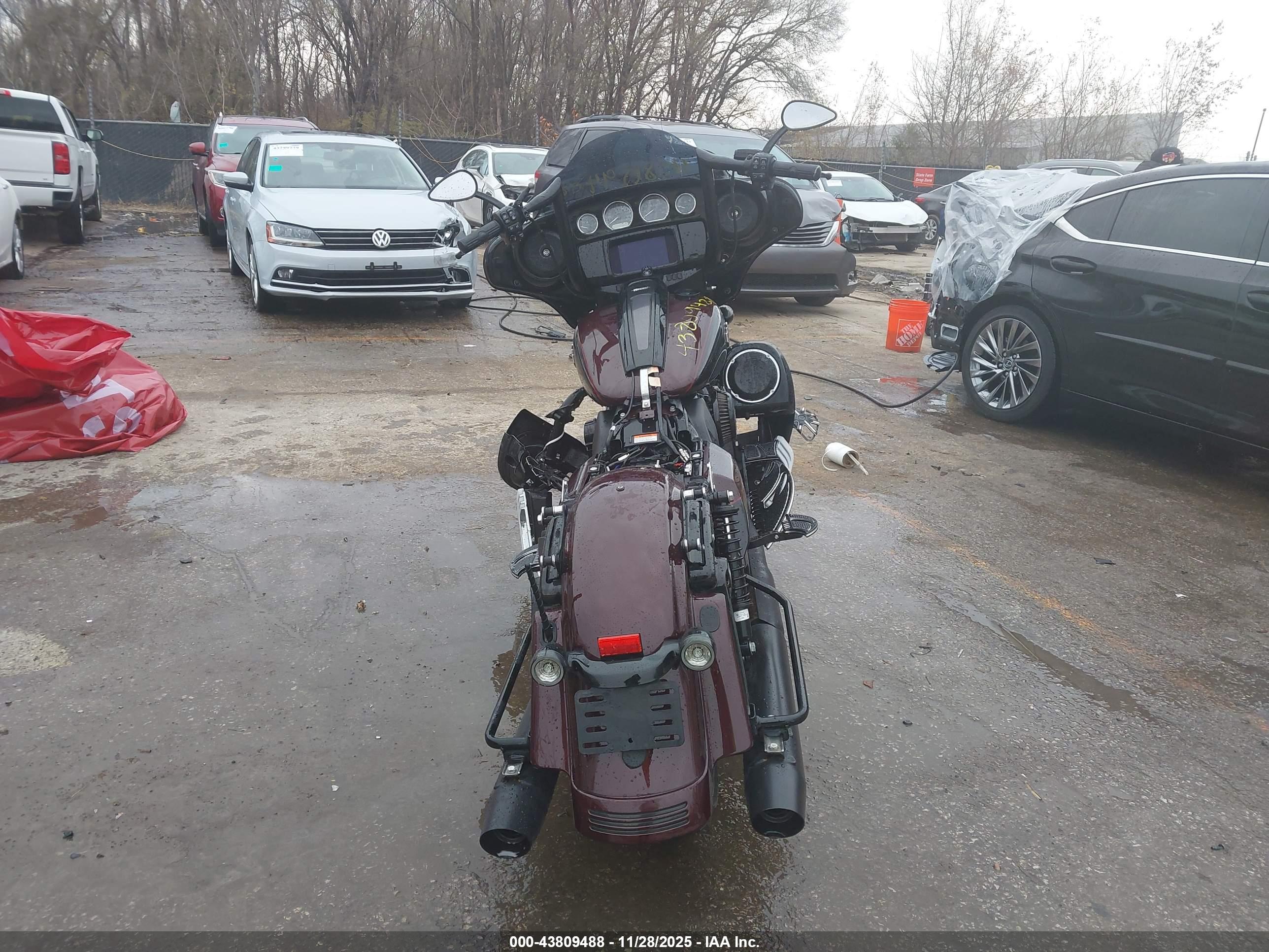 HARLEY-DAVIDSON FLHXS image 6