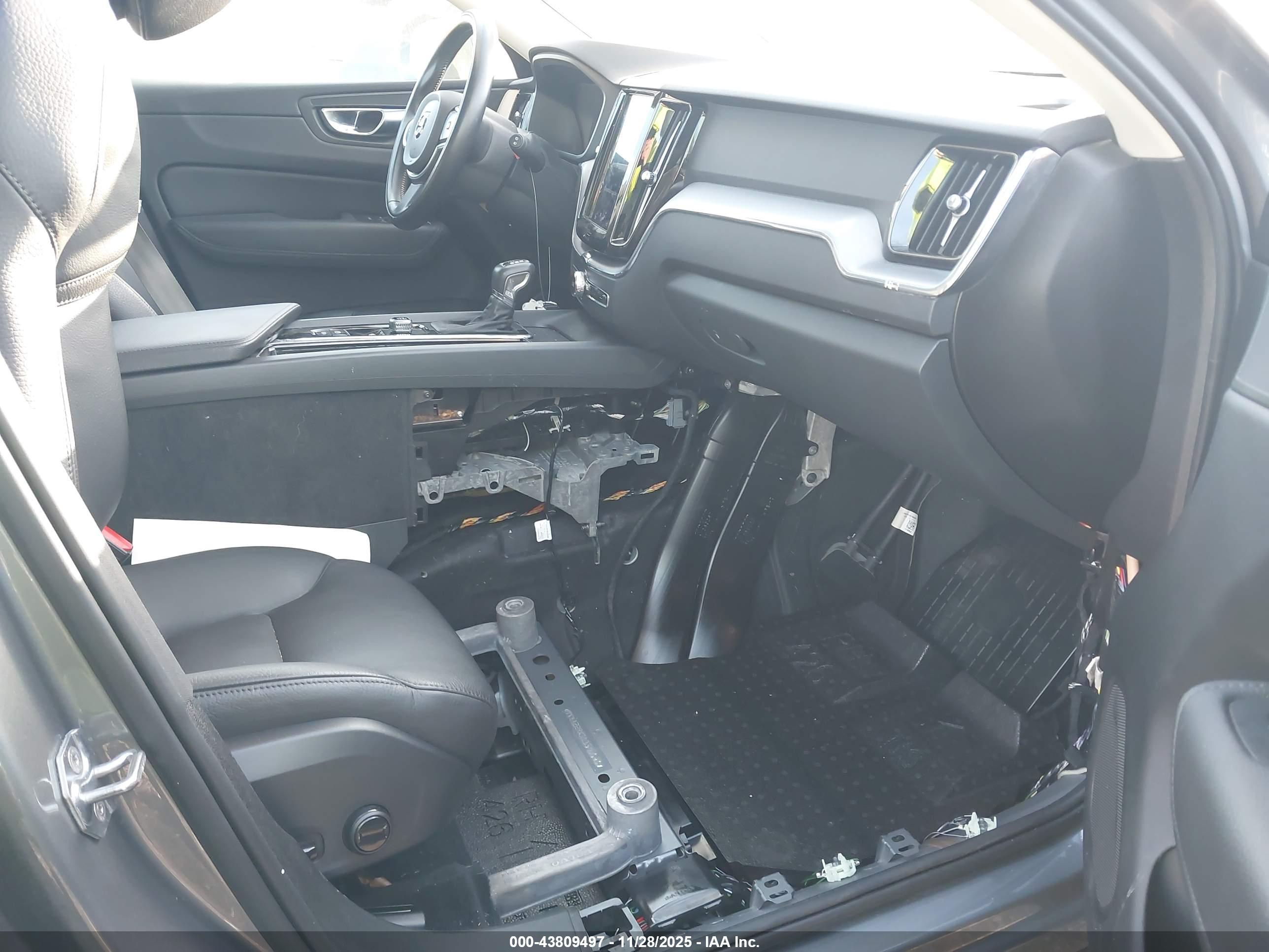 VOLVO XC60 image 5