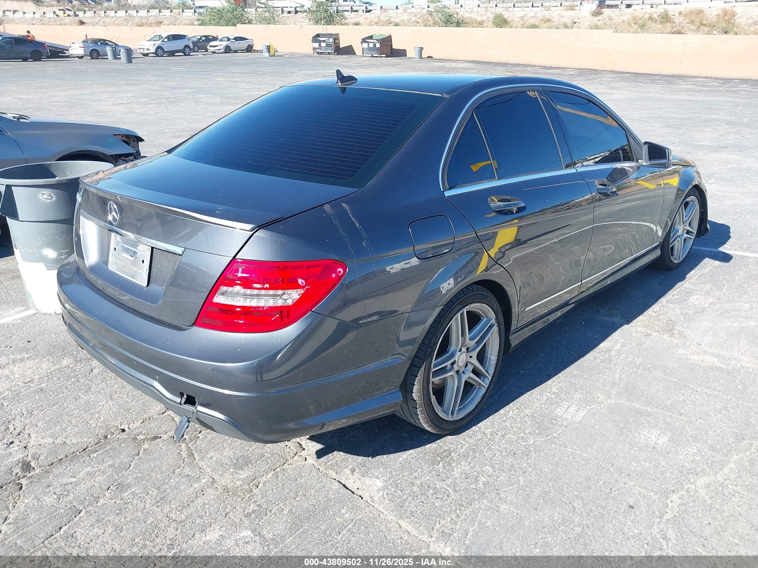 MERCEDES-BENZ C image 4