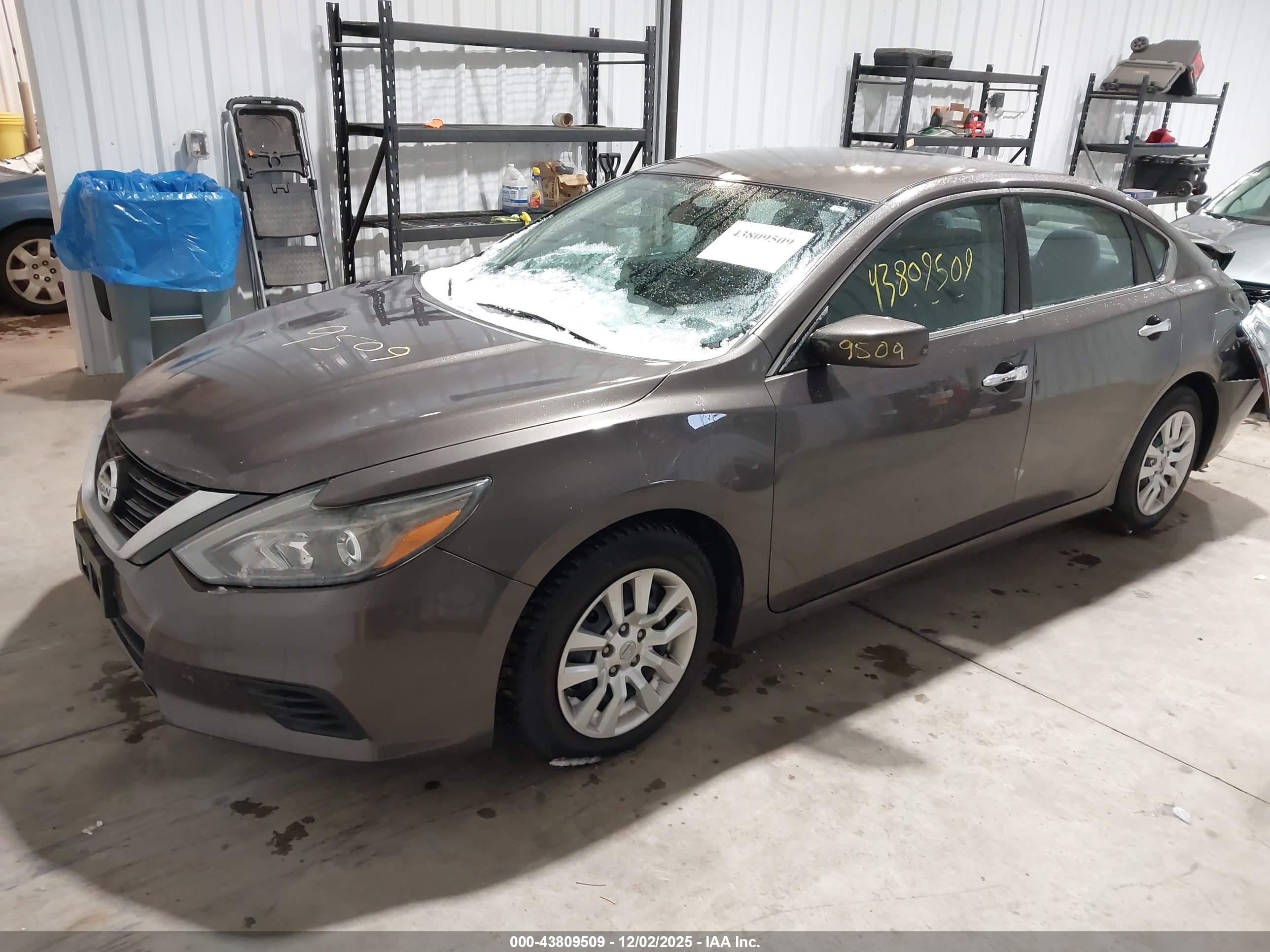 NISSAN ALTIMA image 2