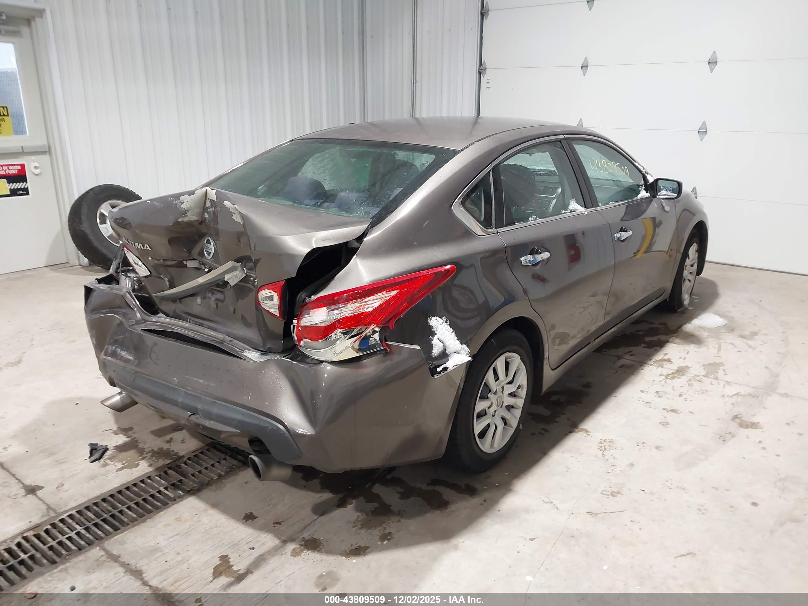 NISSAN ALTIMA image 4
