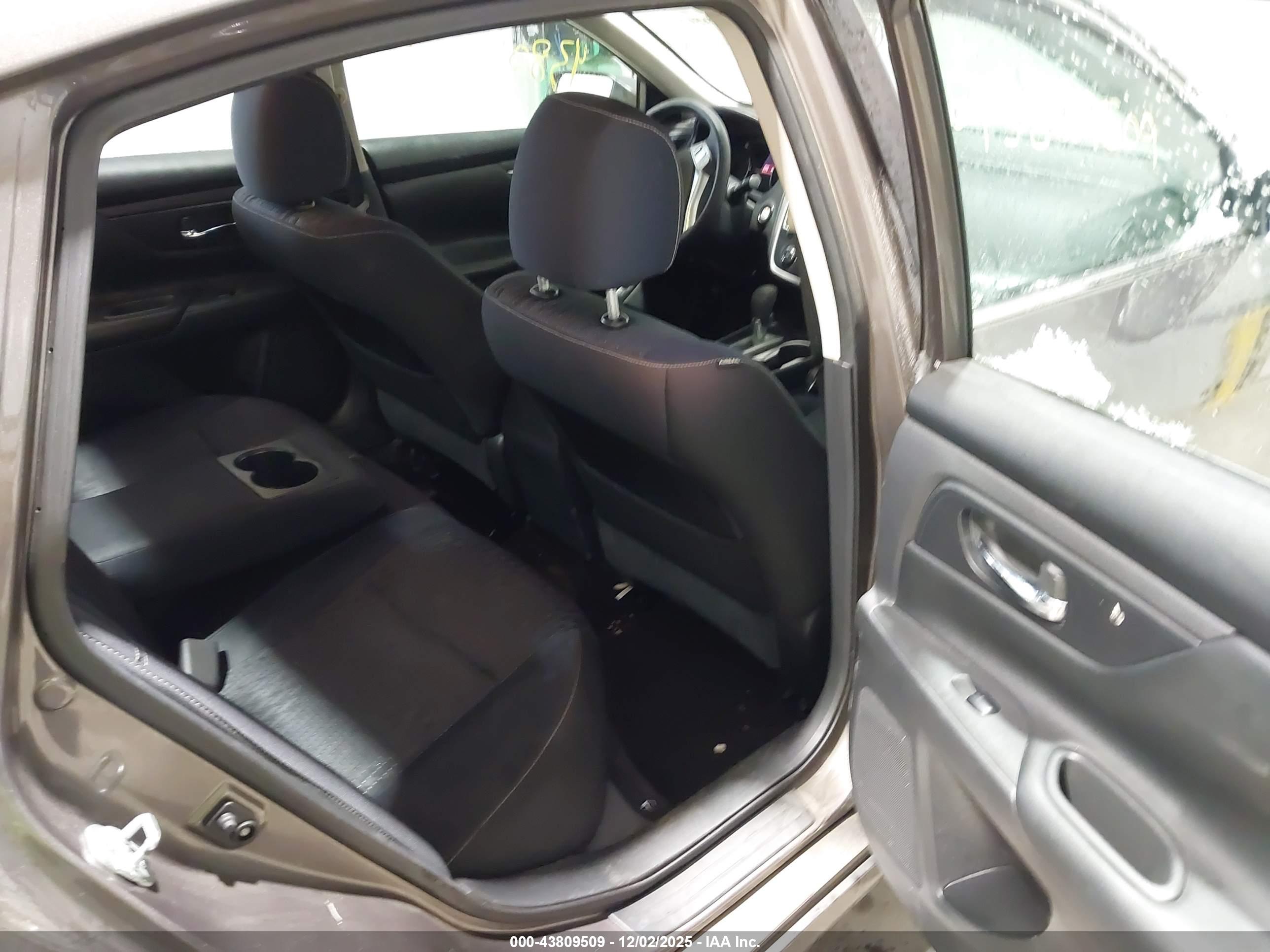 NISSAN ALTIMA image 8