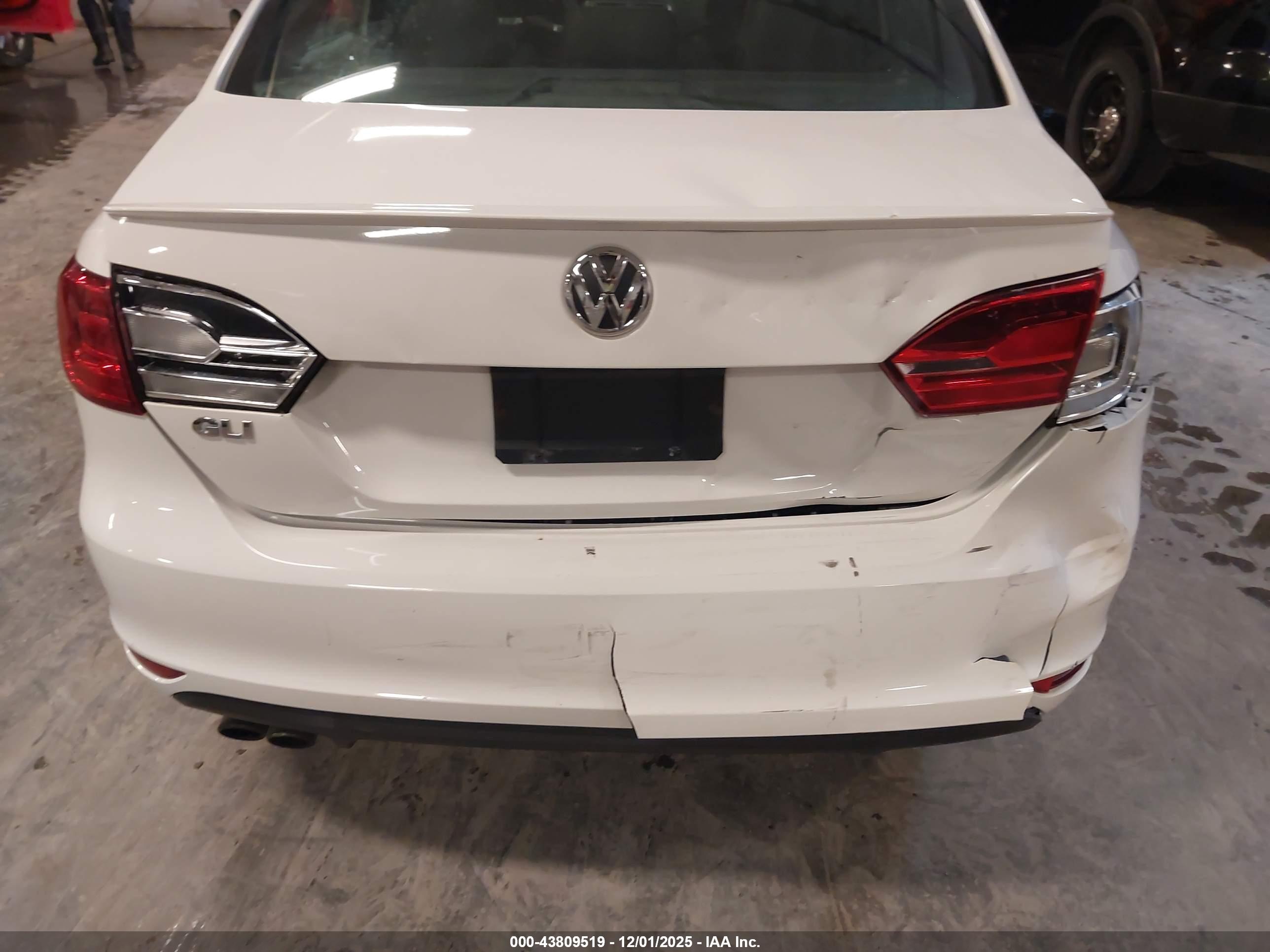 VOLKSWAGEN JETTA image 6