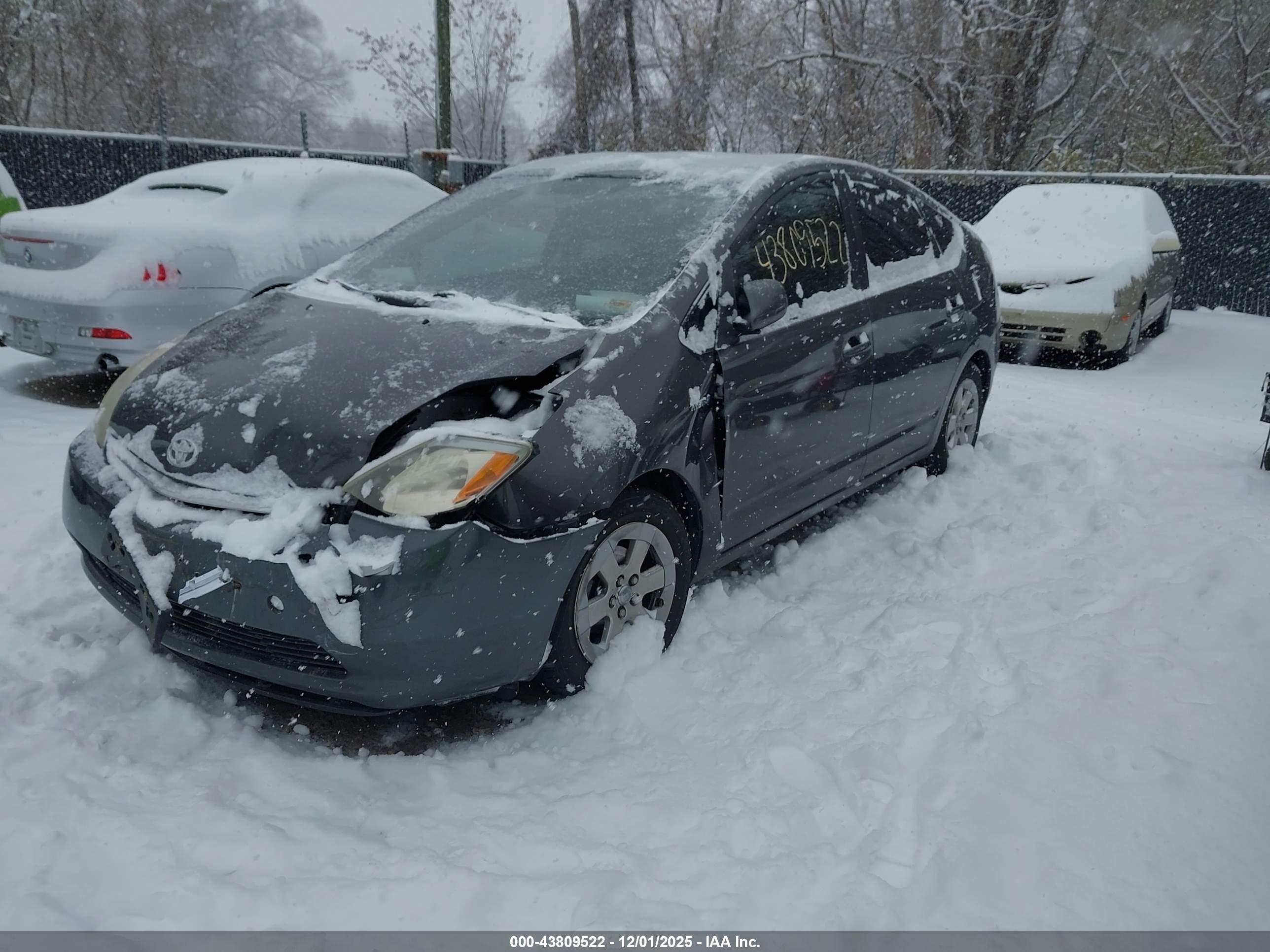 TOYOTA PRIUS image 2