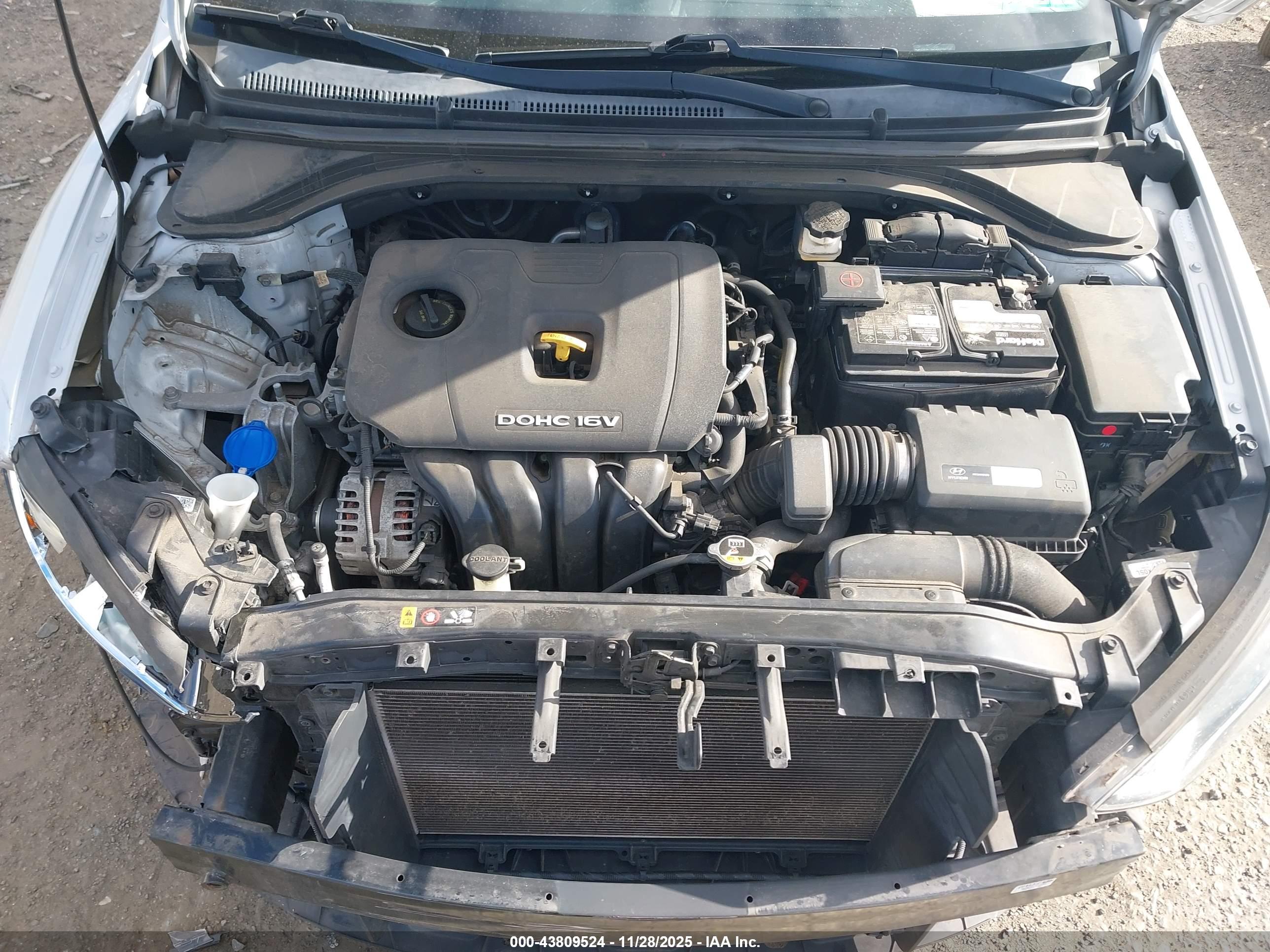 HYUNDAI ELANTRA image 10