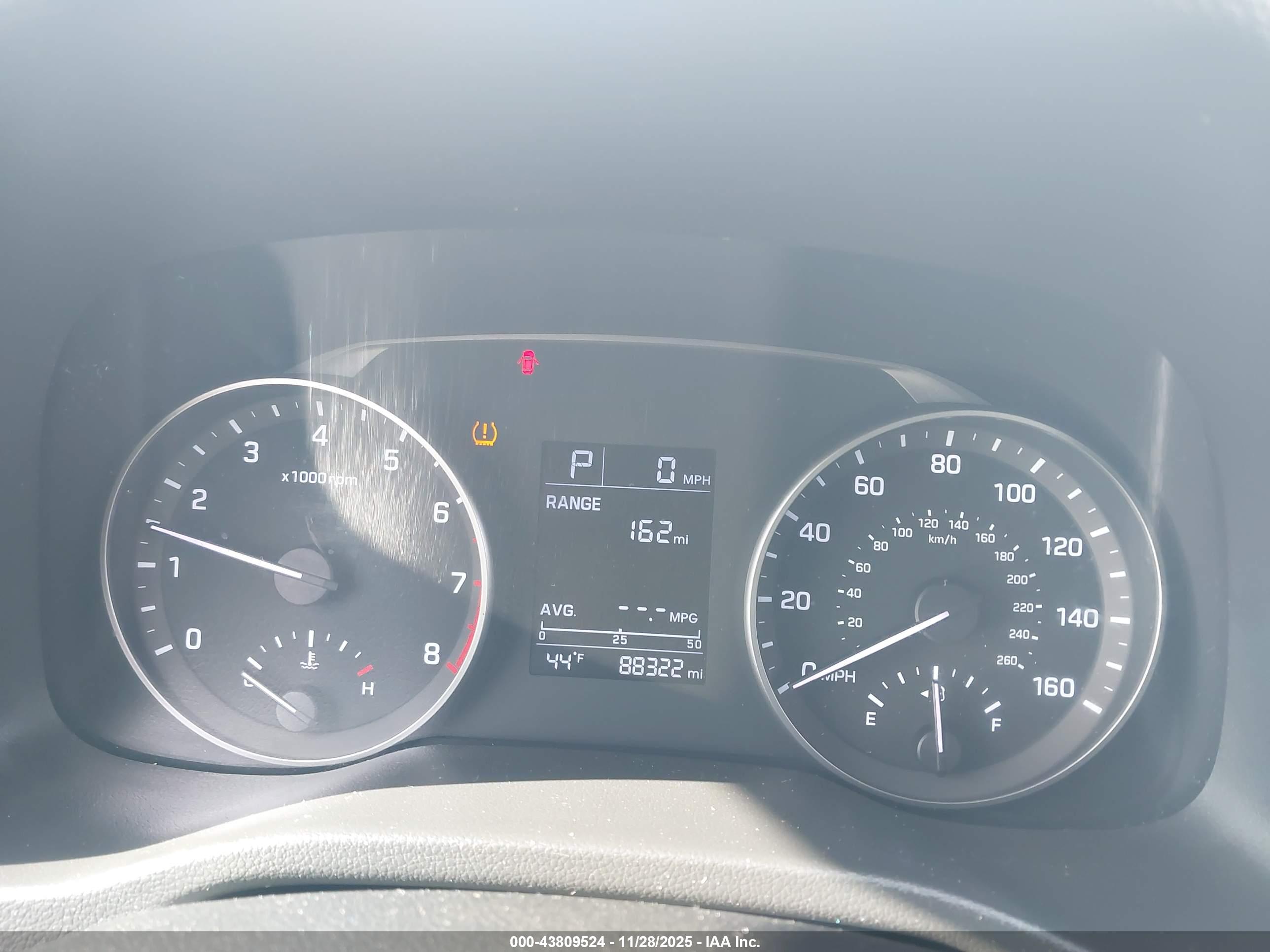 HYUNDAI ELANTRA image 7