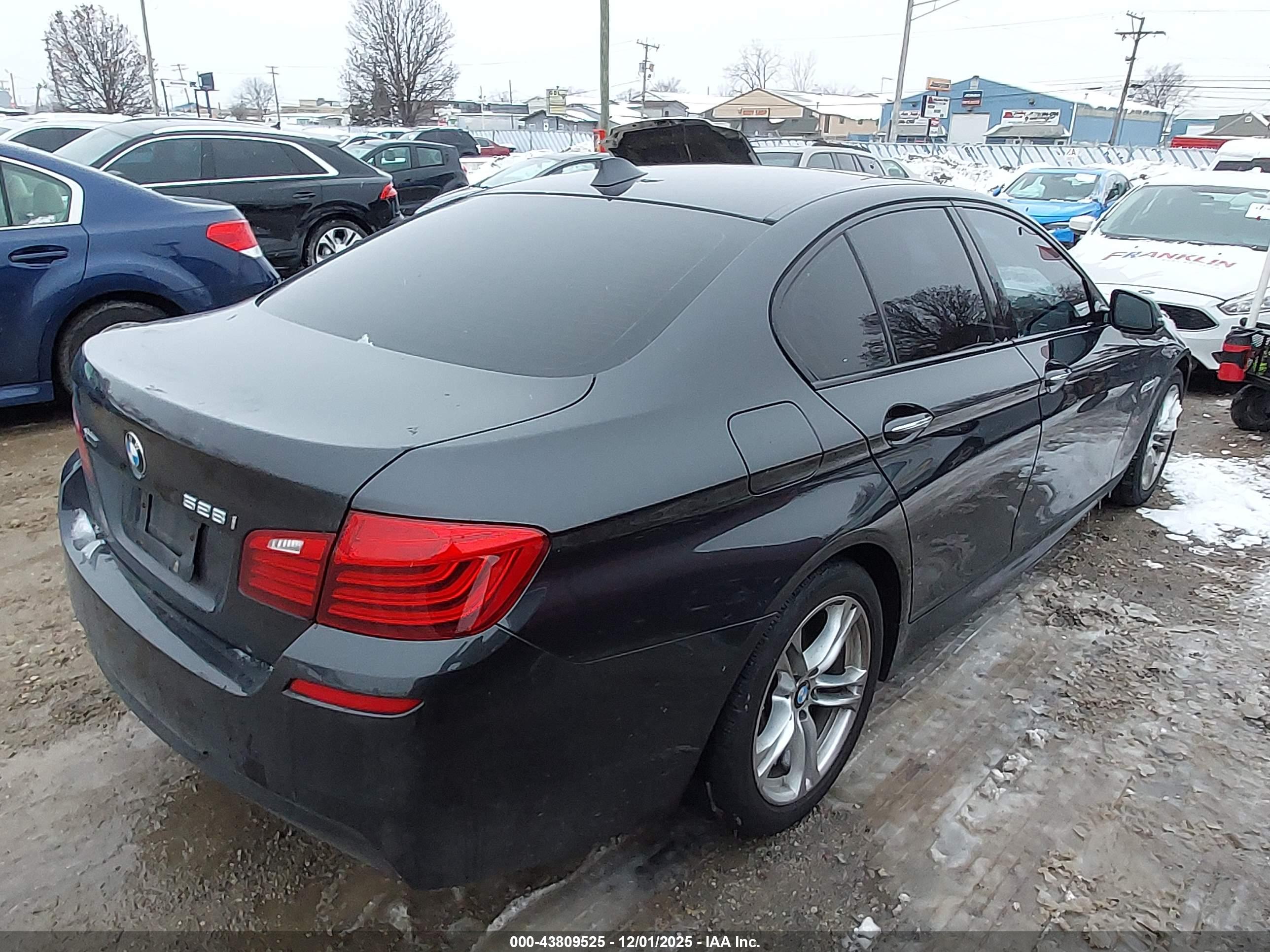 BMW 528I image 4