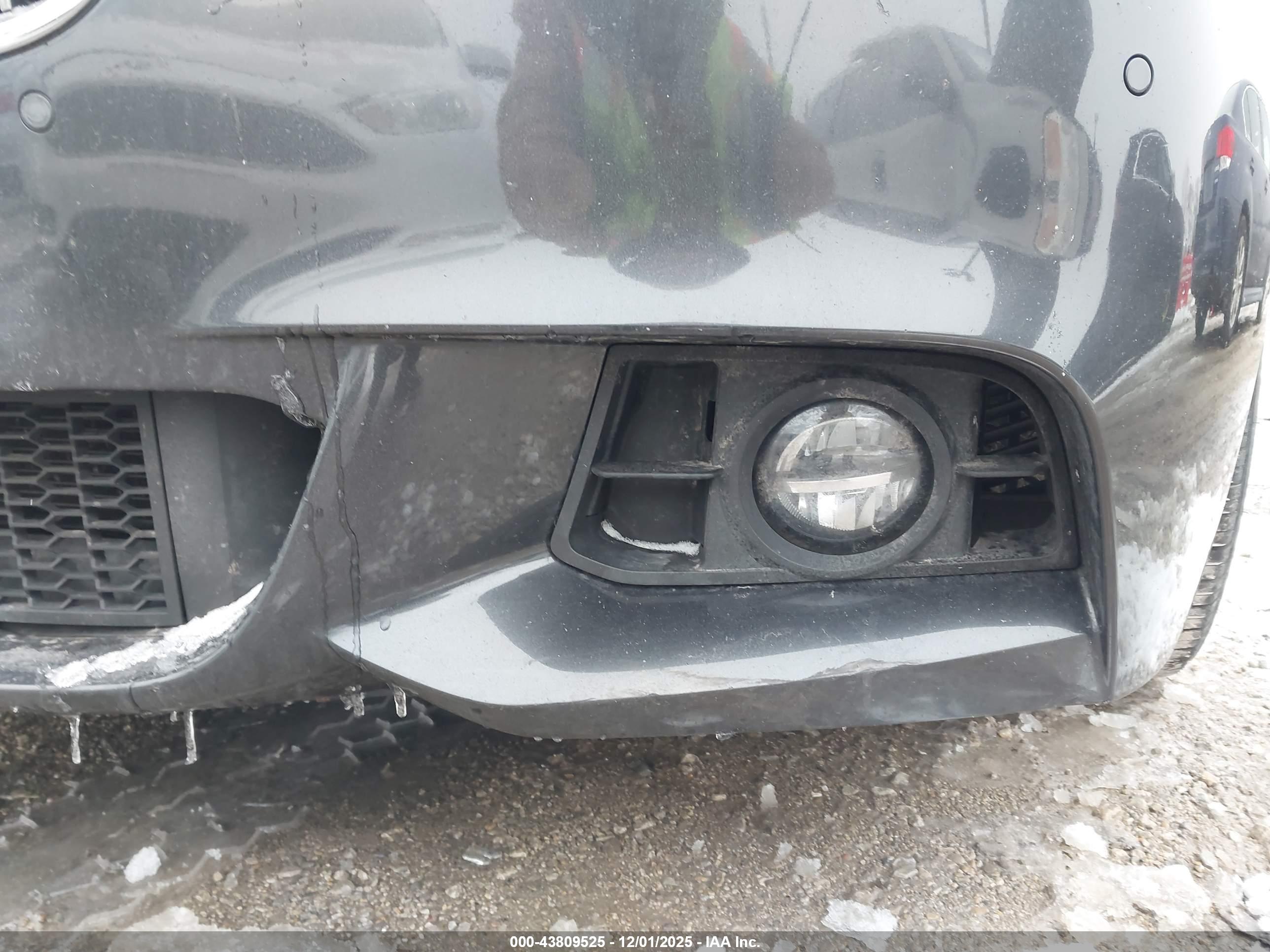 BMW 528I image 6
