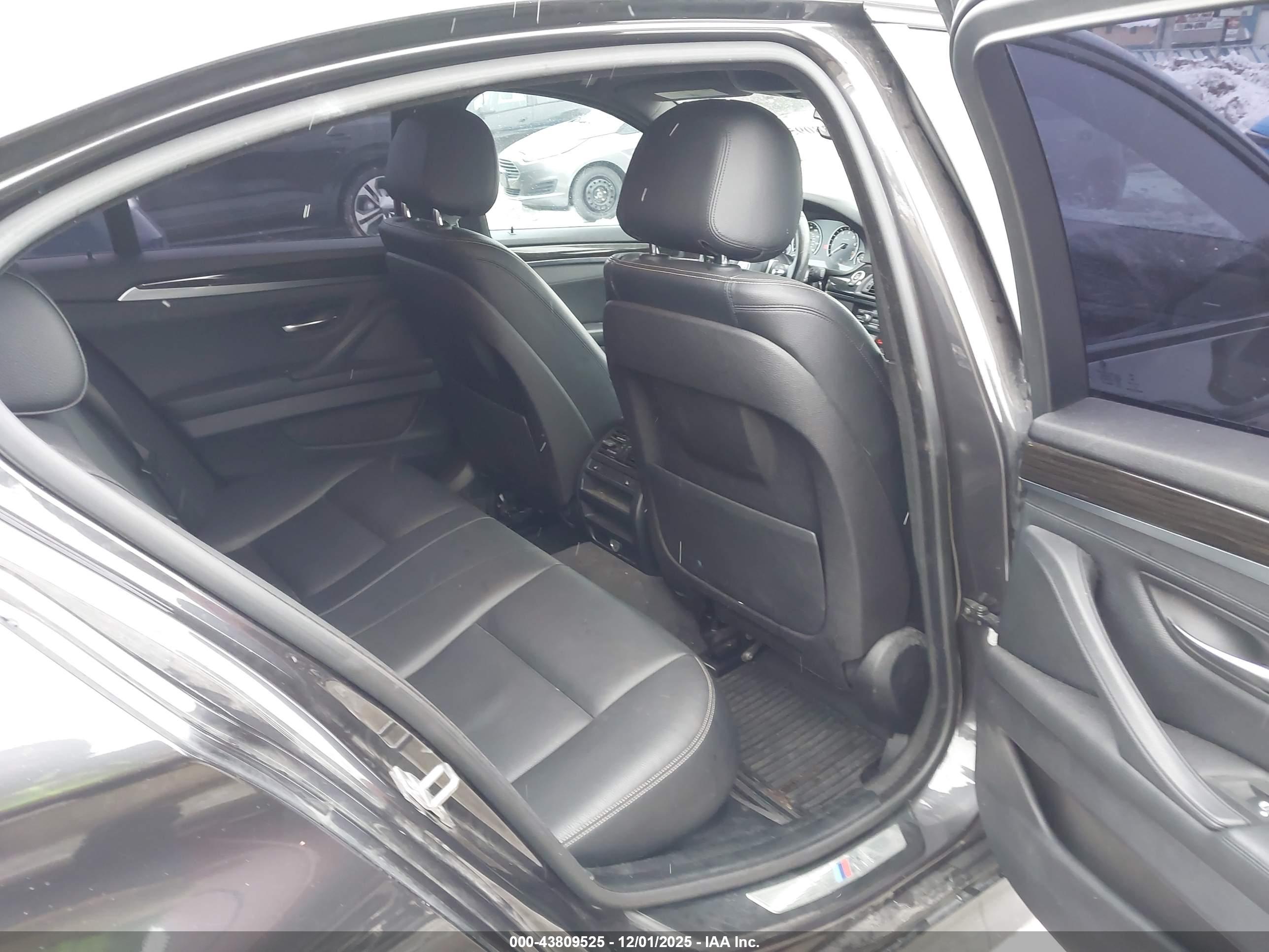 BMW 528I image 8