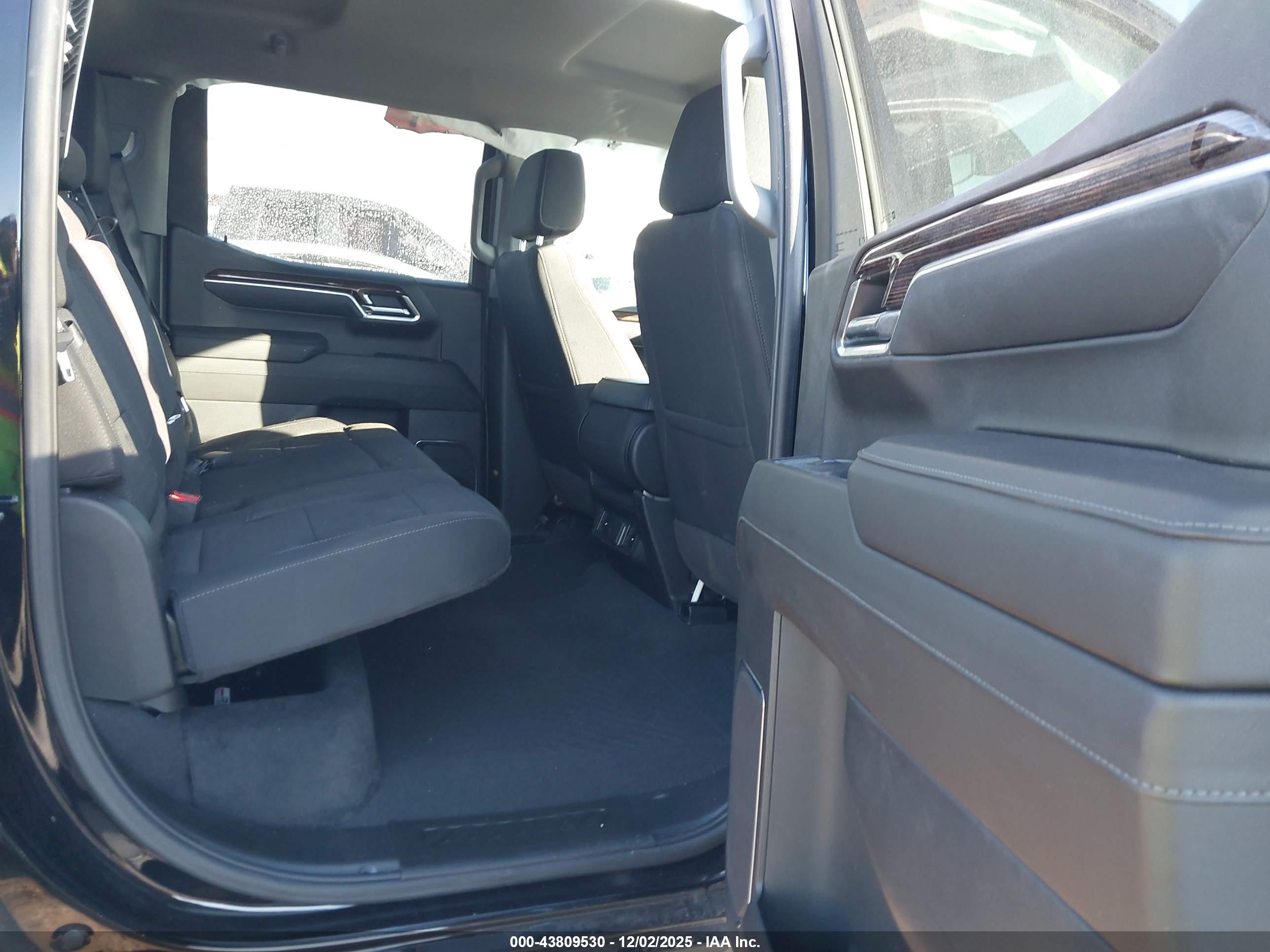 GMC SIERRA image 8