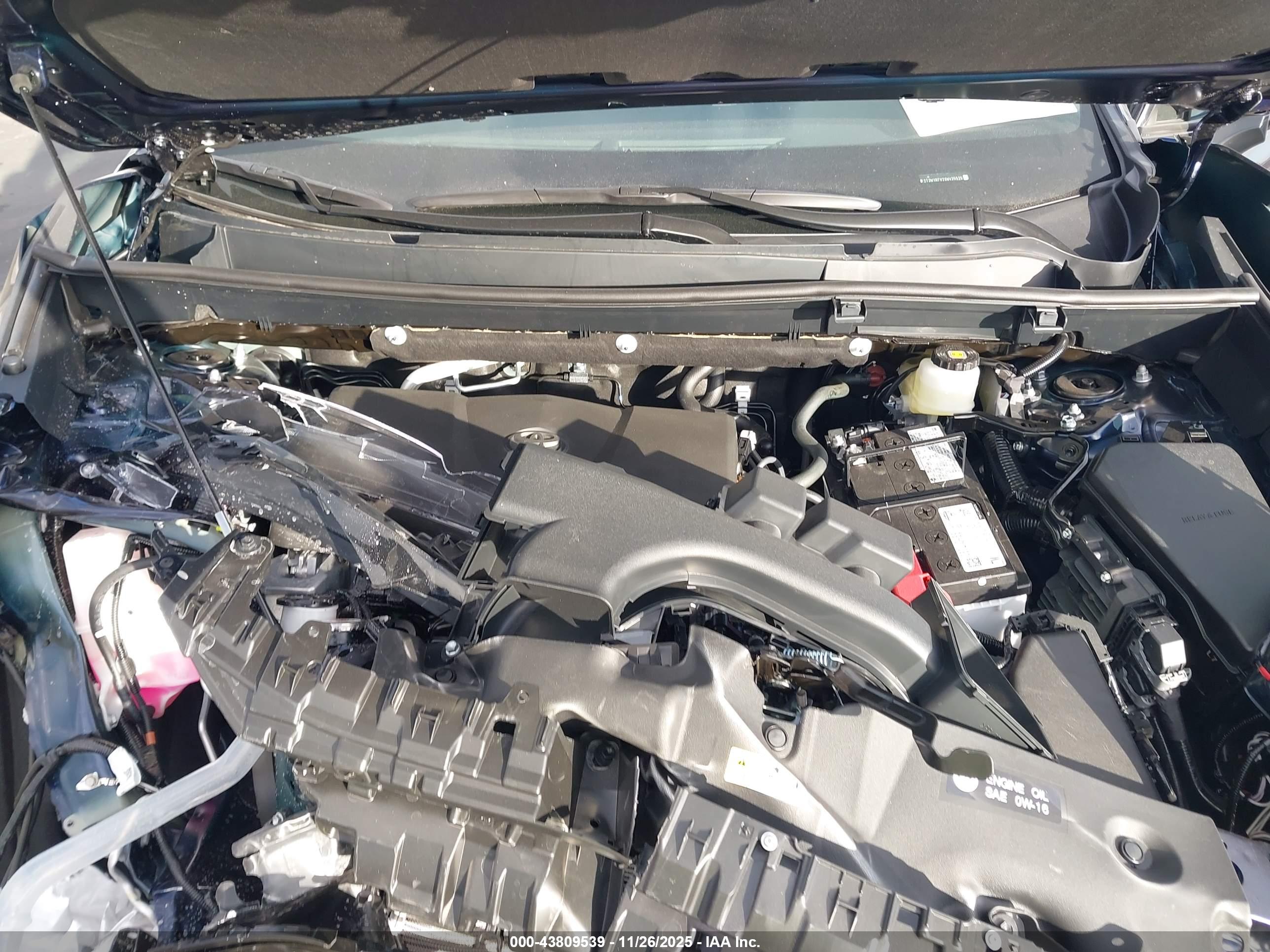 TOYOTA RAV4 image 10