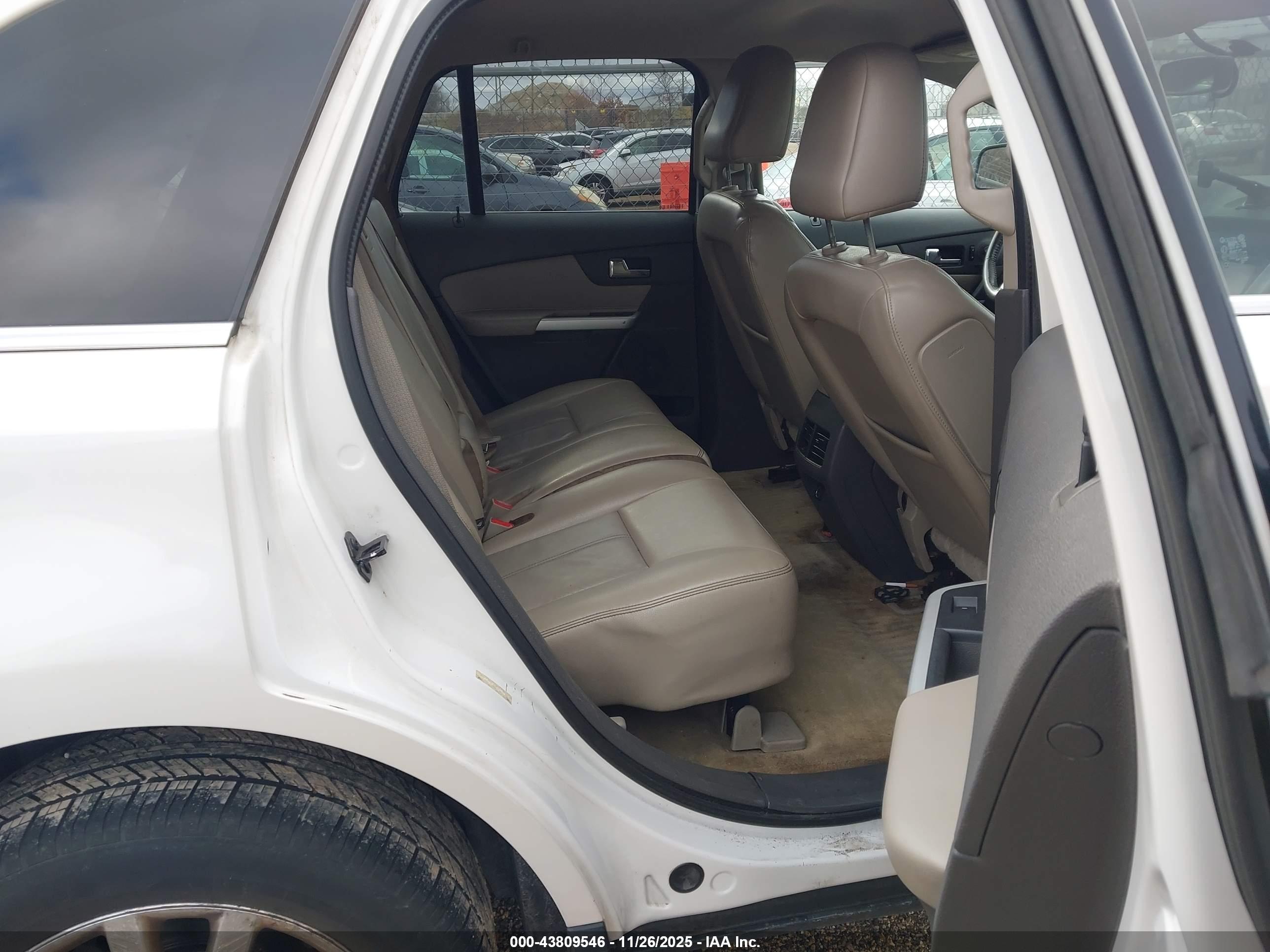 FORD EDGE image 8
