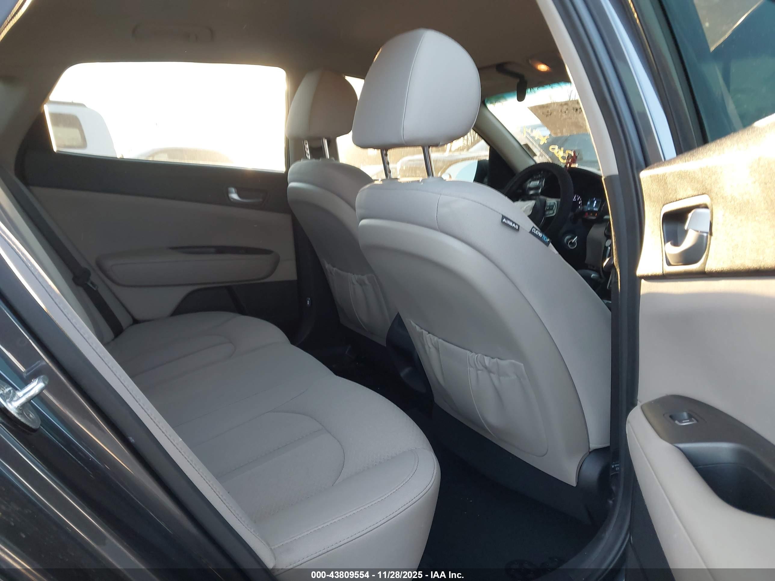 KIA OPTIMA image 8