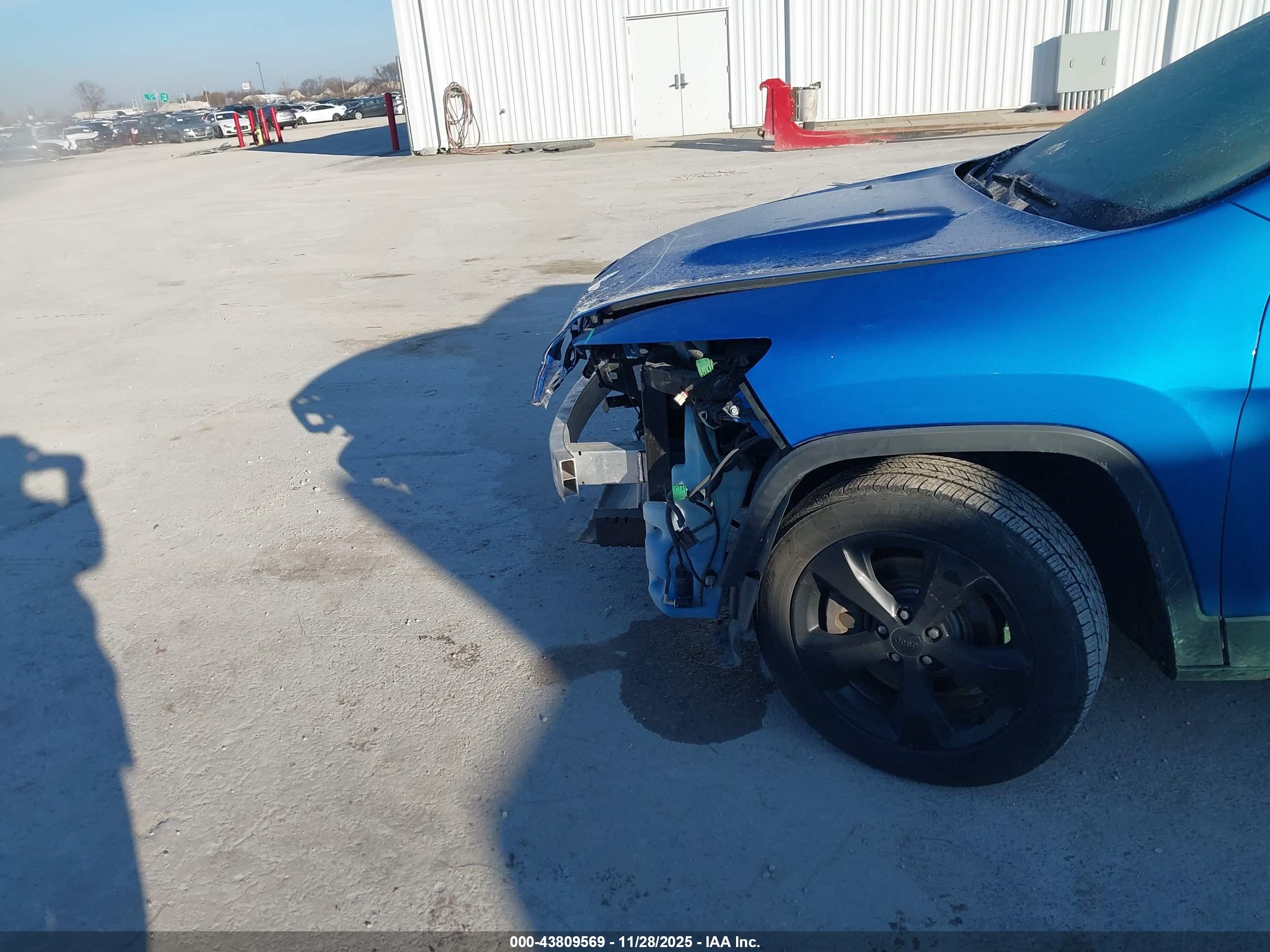 JEEP CHEROKEE image 6