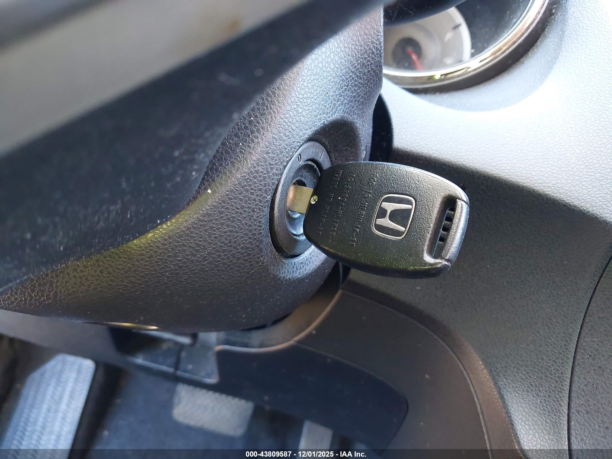 HONDA FIT image 11