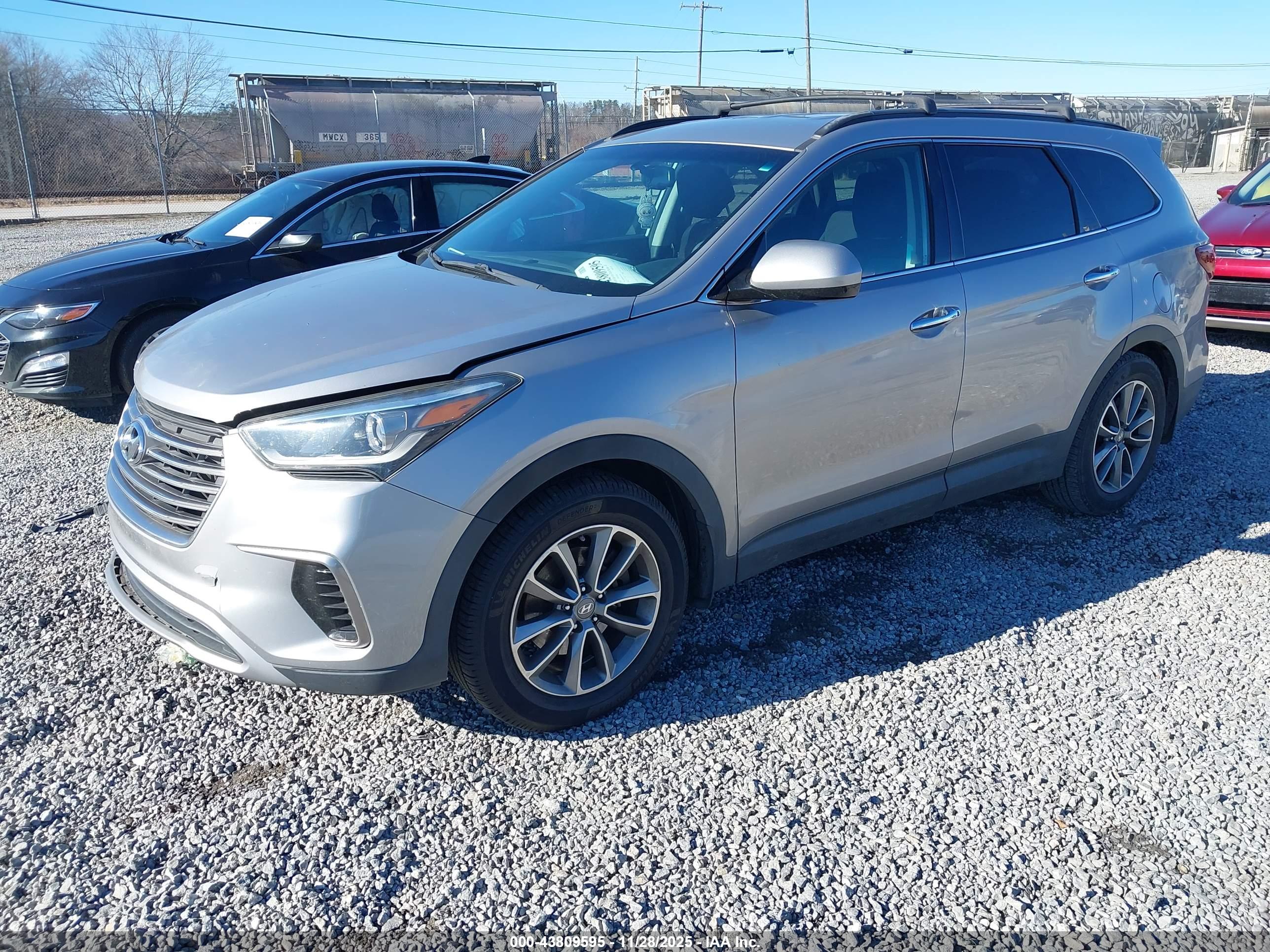 HYUNDAI SANTA image 2