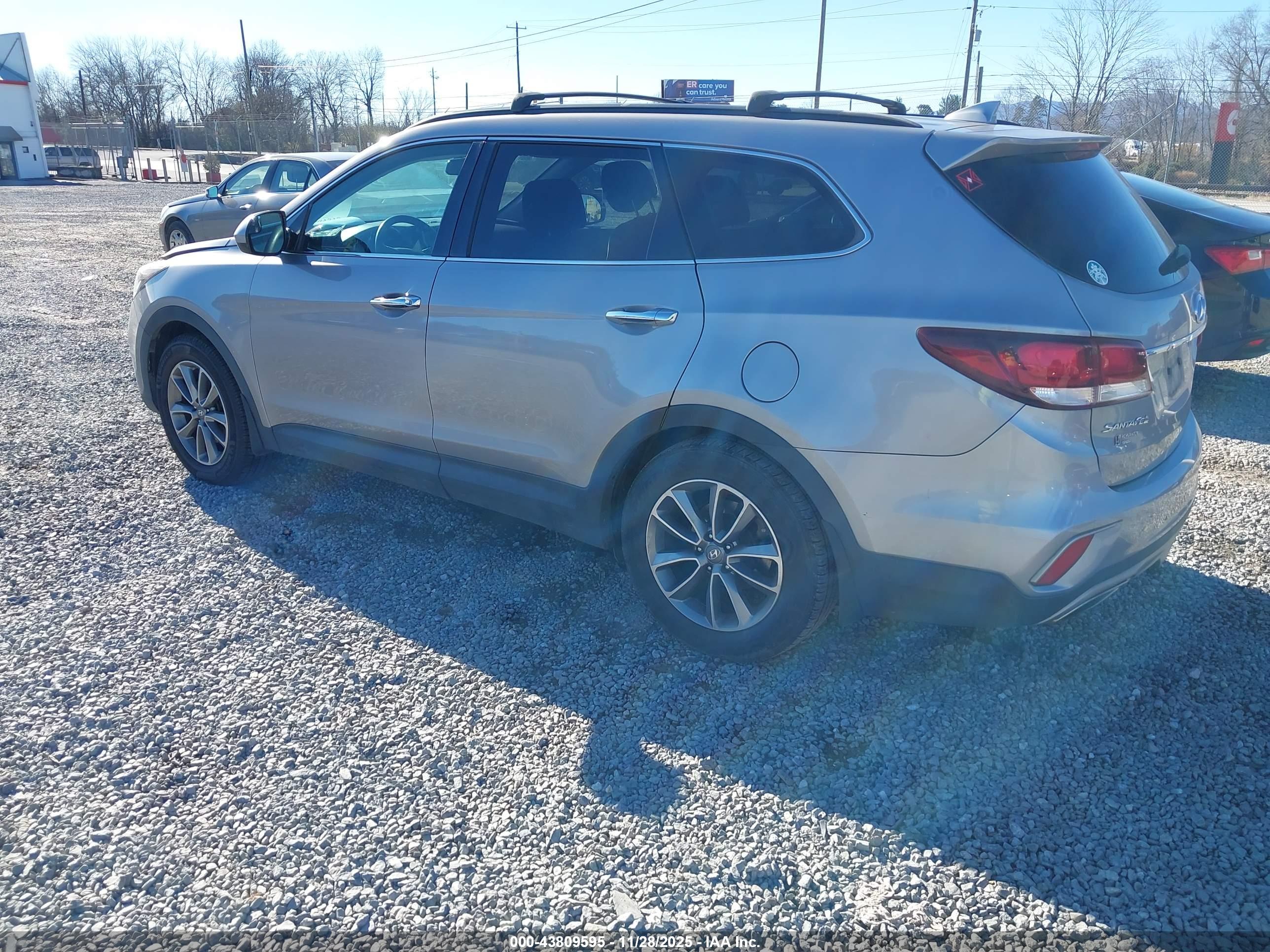 HYUNDAI SANTA image 3
