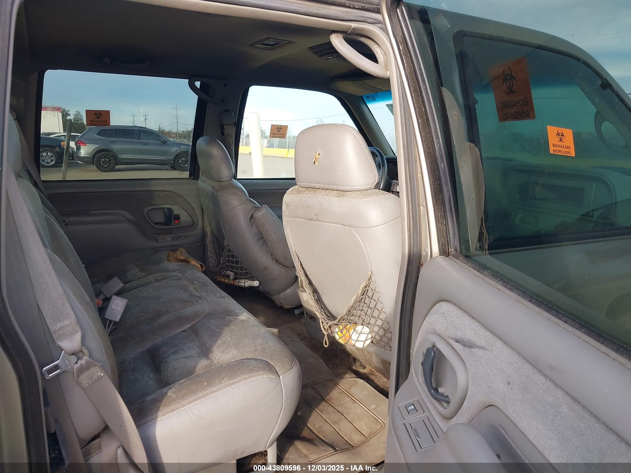 CHEVROLET C3500 image 8