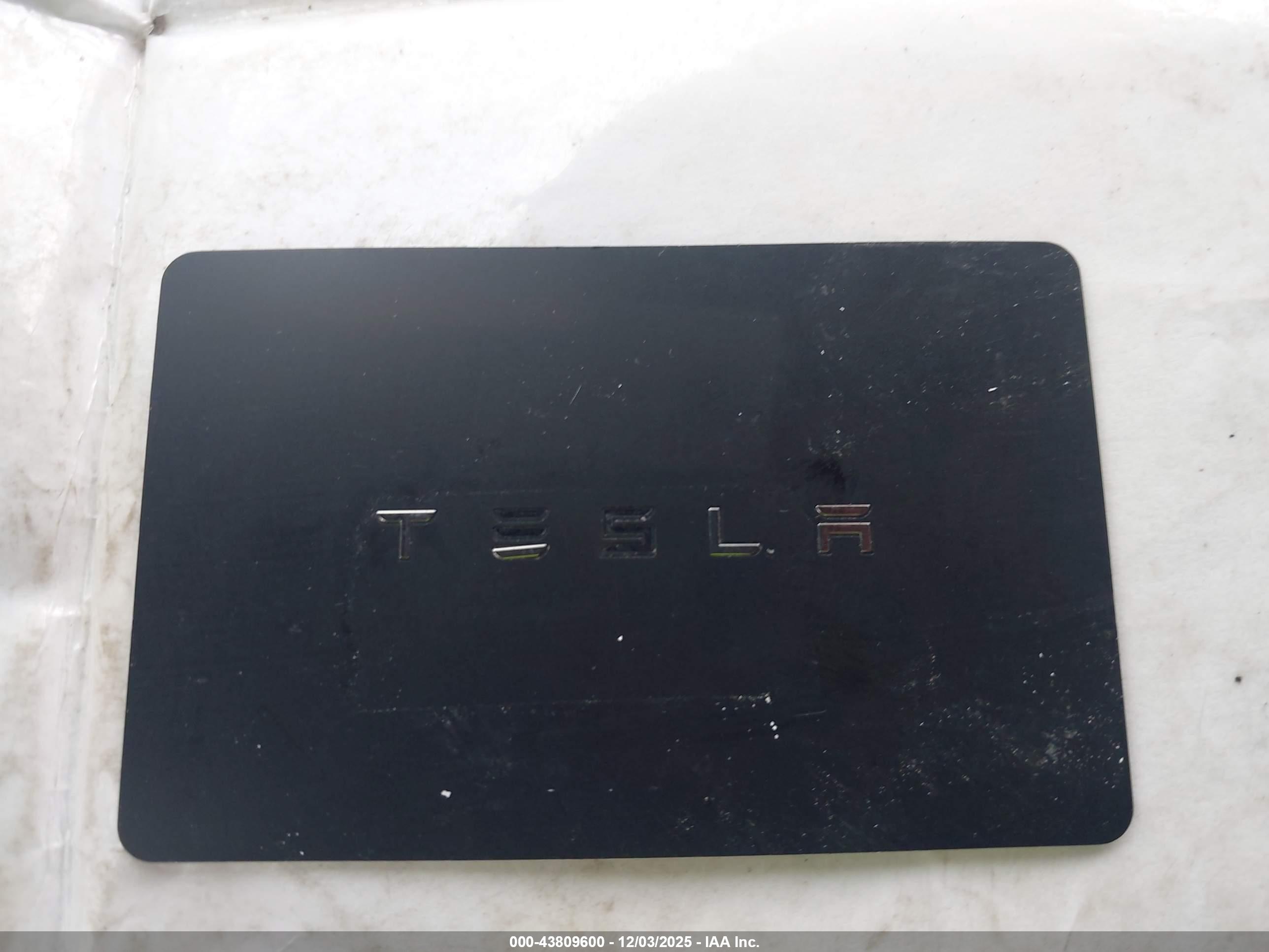 TESLA MODEL image 11