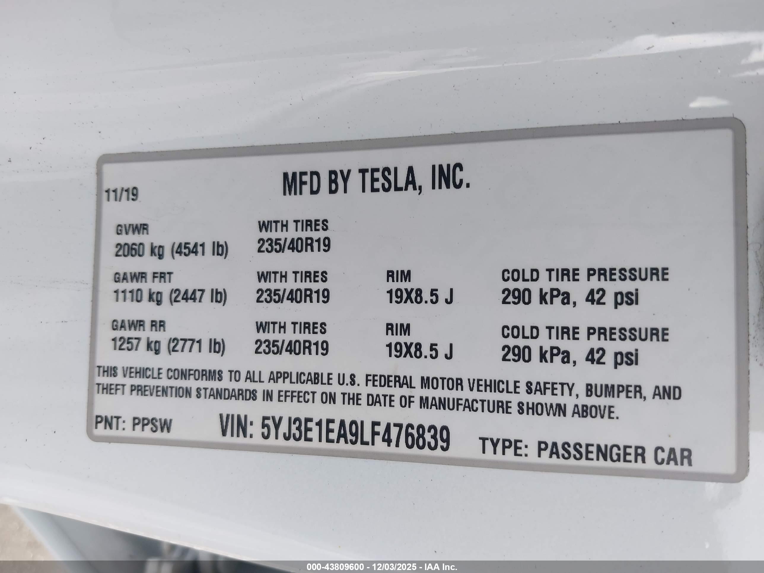 TESLA MODEL image 9