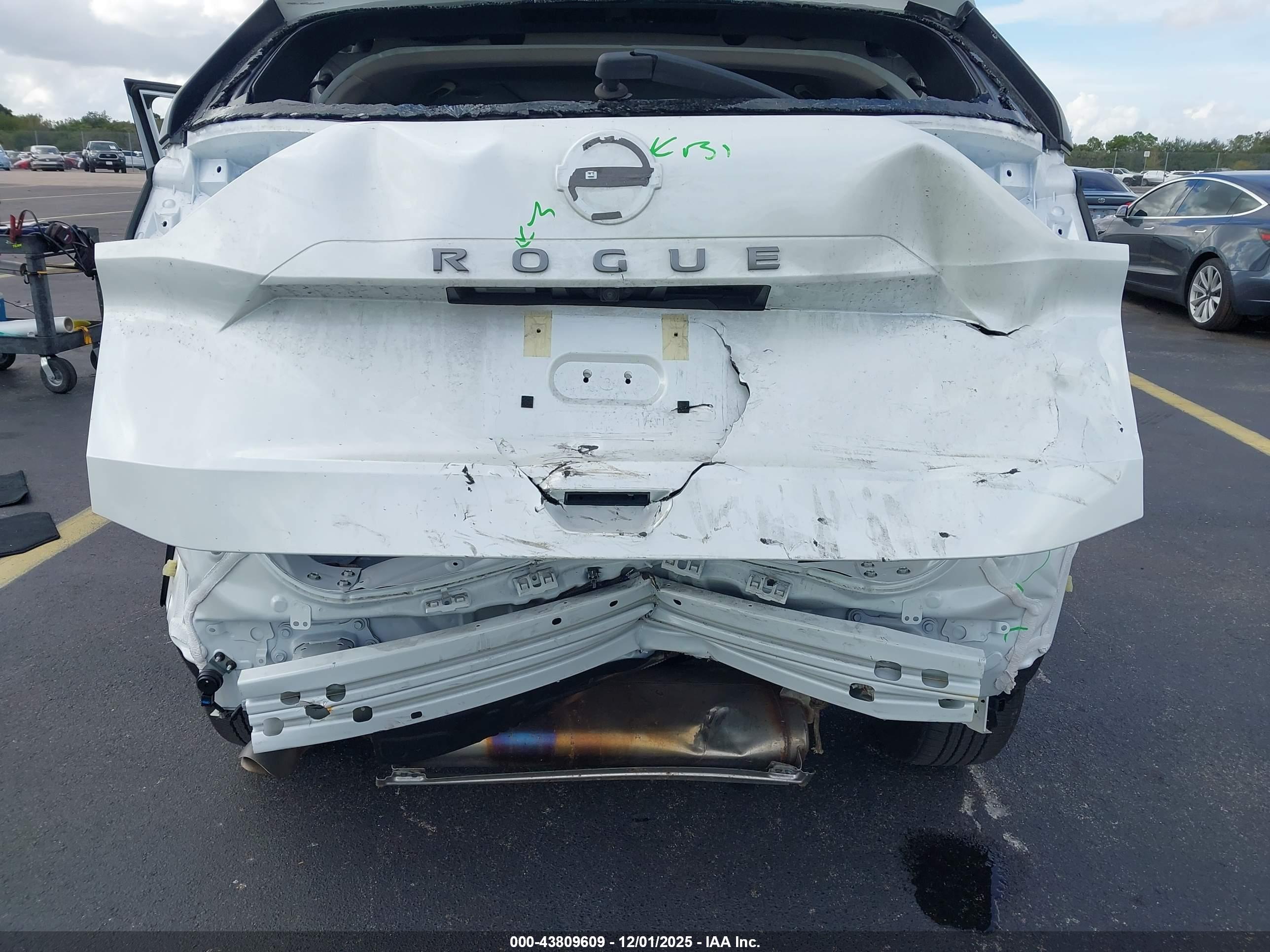 NISSAN ROGUE image 6
